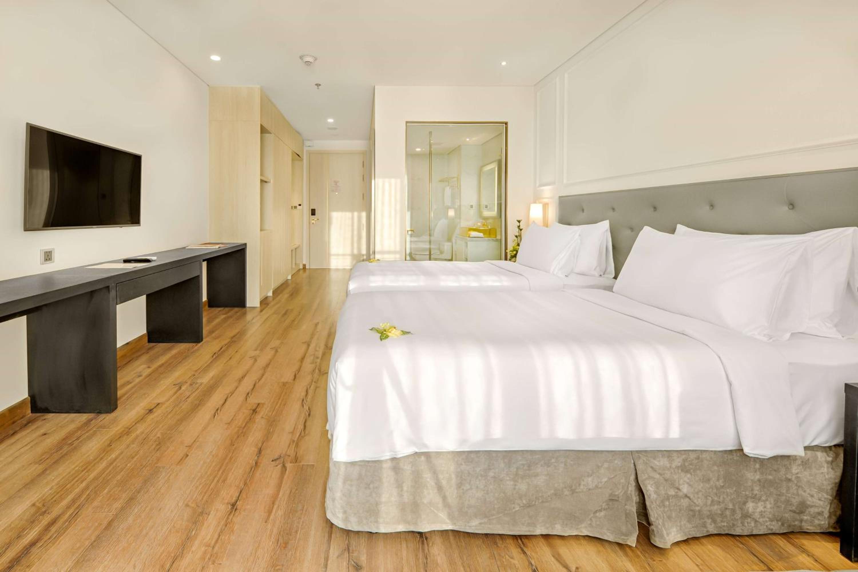 Wyndham Danang Golden Bay 50