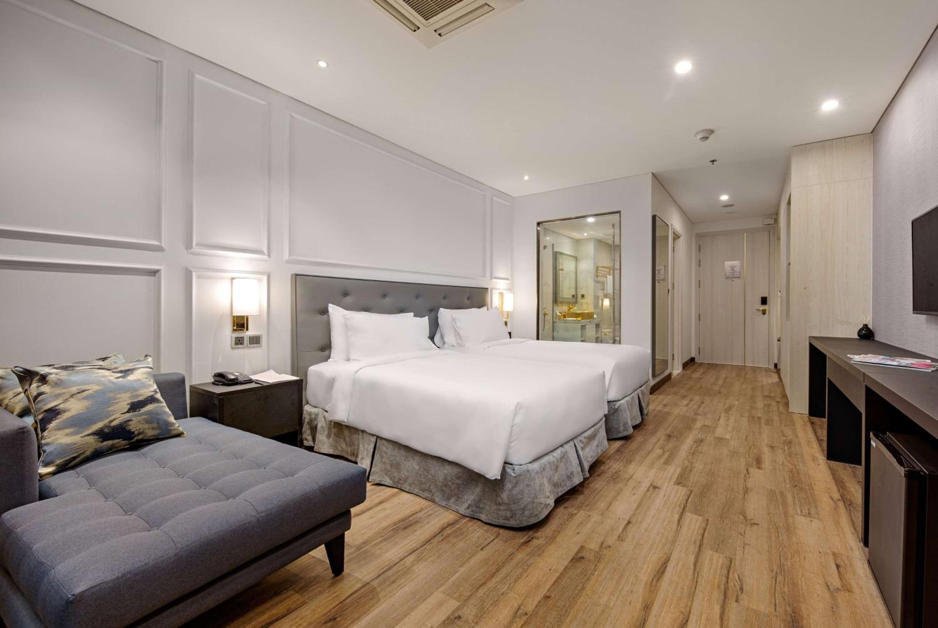 Wyndham Danang Golden Bay 51