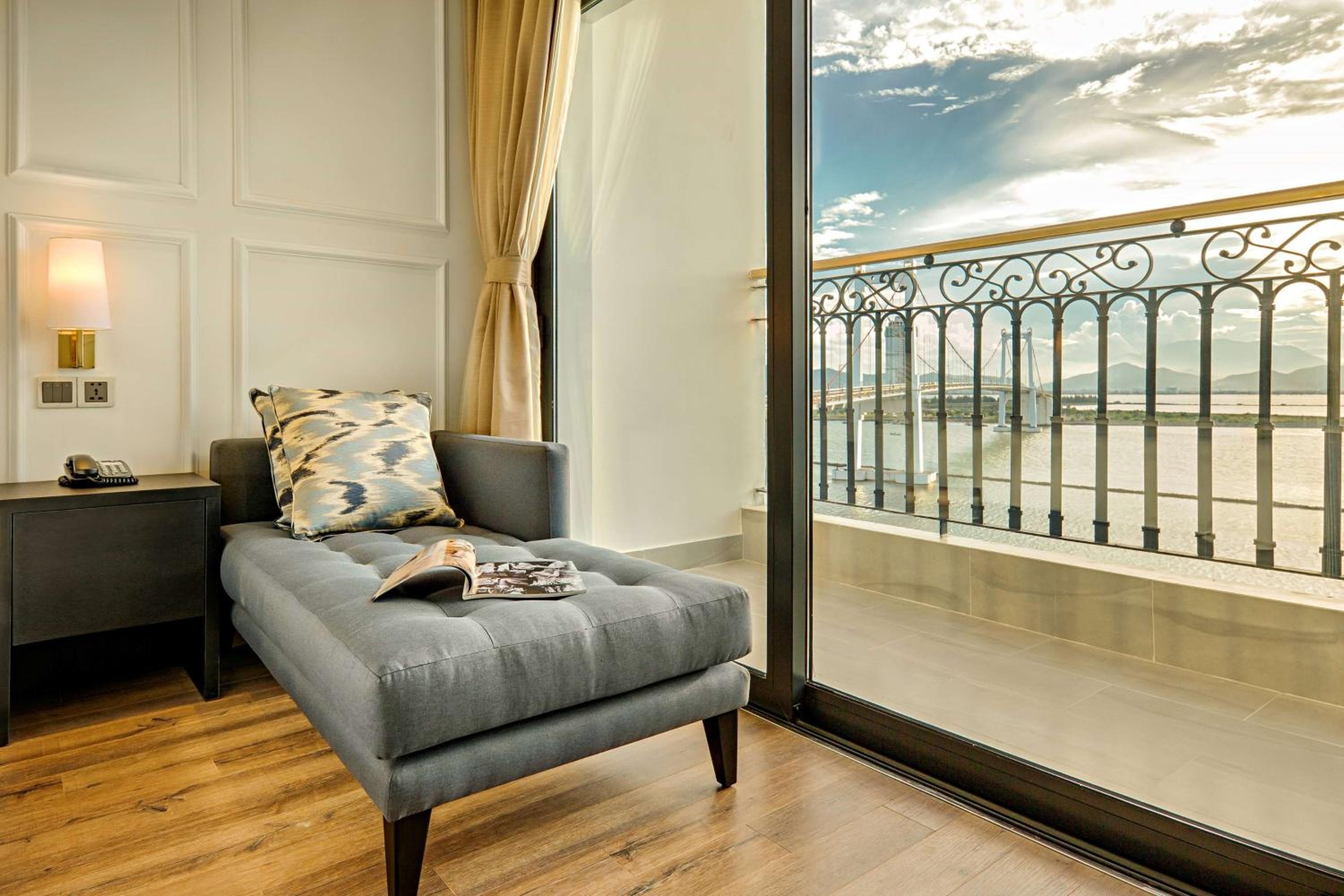 Wyndham Danang Golden Bay 55