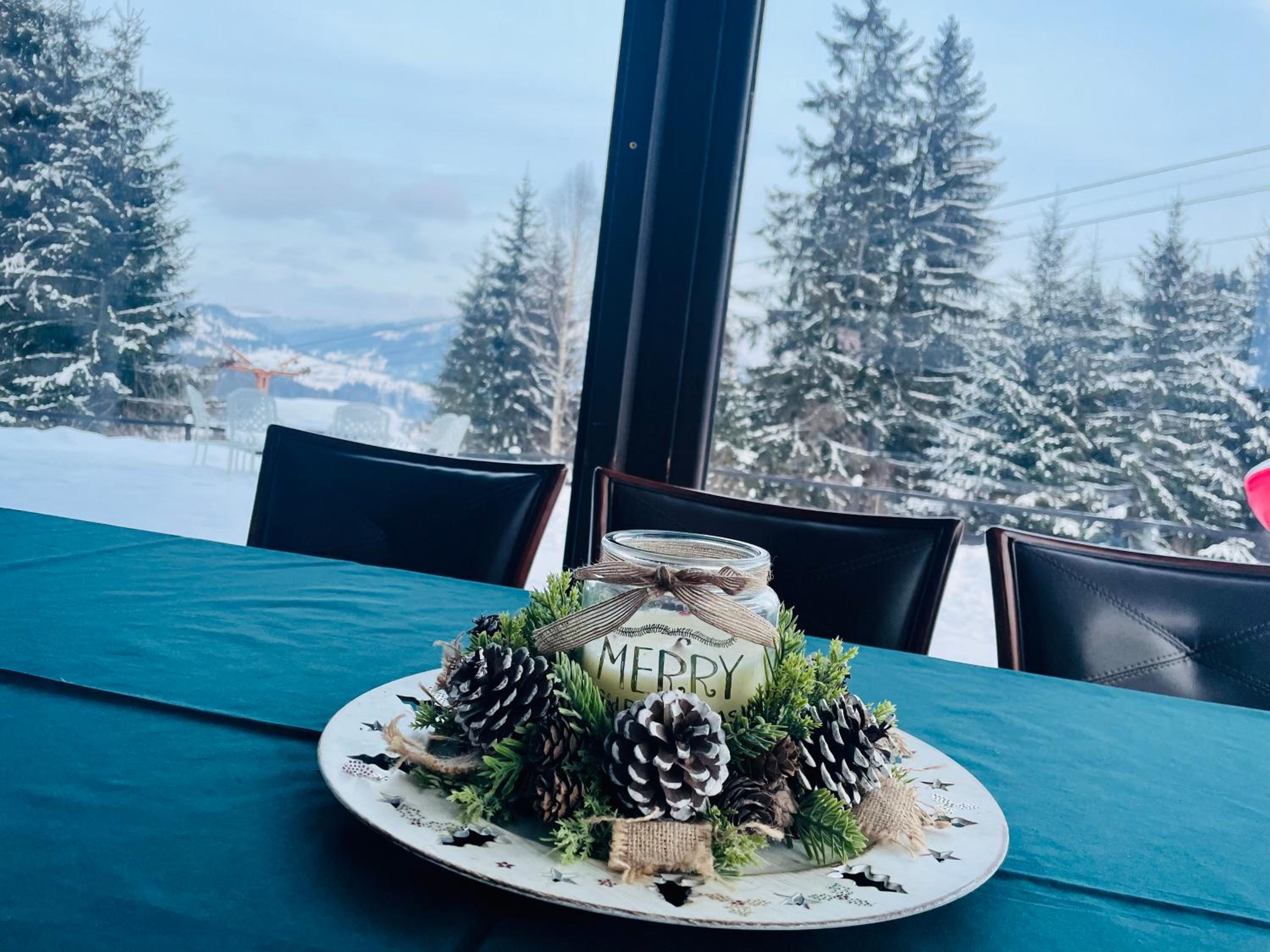 Alpine Lounge