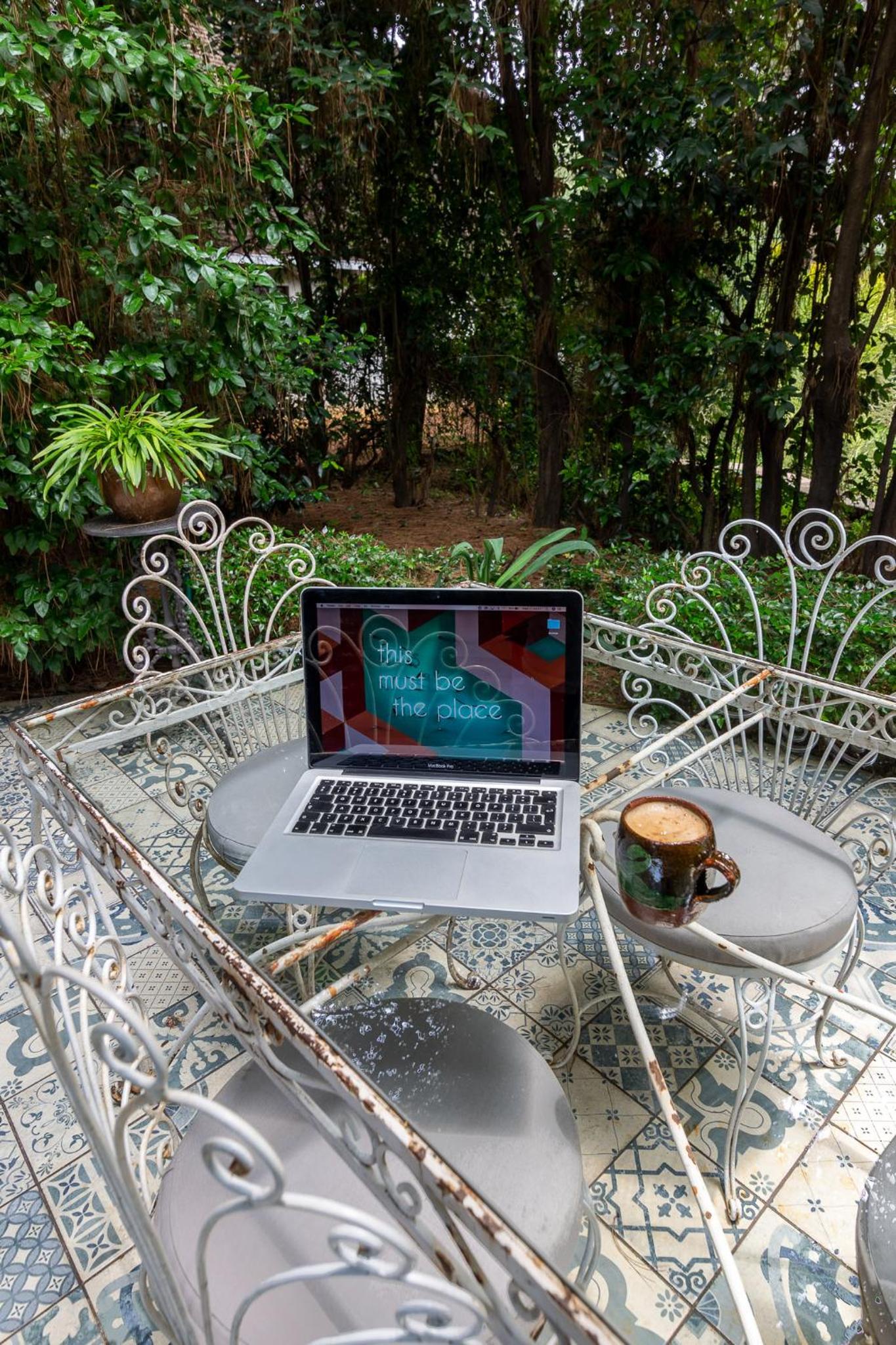 Festina Lente Guesthouse