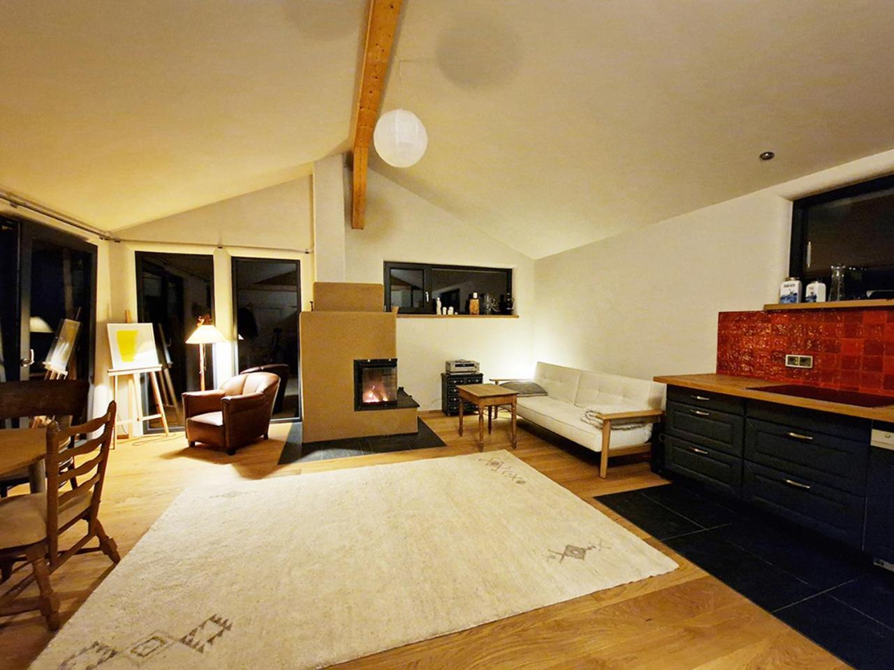 Holzhaus mit Kamin - Am Forellenfluss