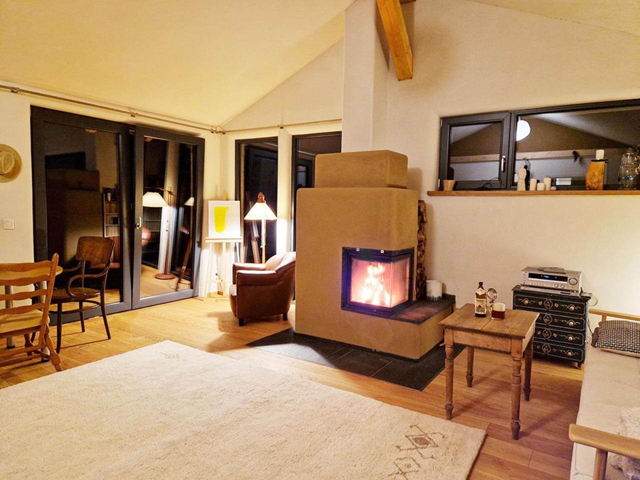 Holzhaus mit Kamin - Am Forellenfluss
