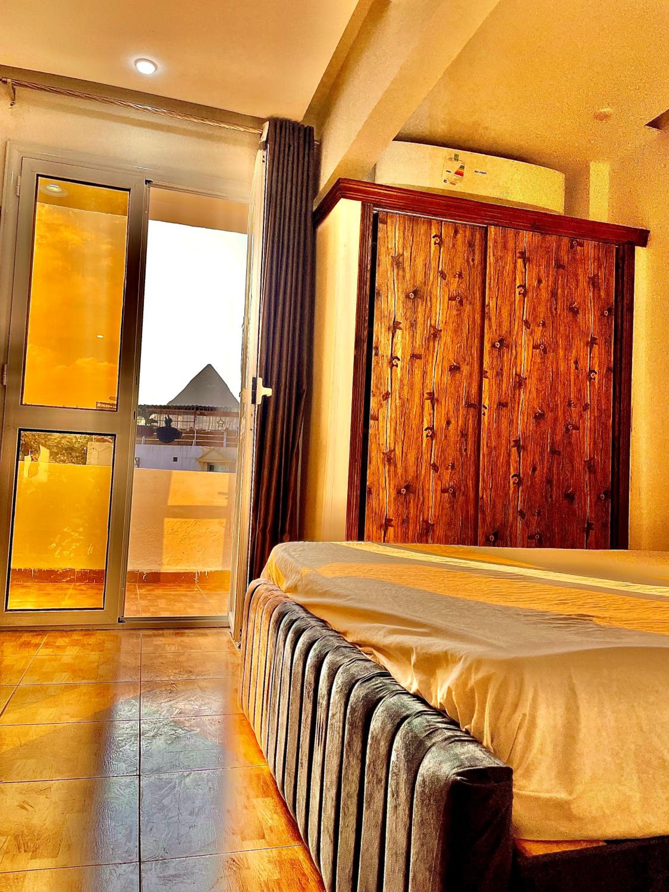 Cheops Pyramids Inn