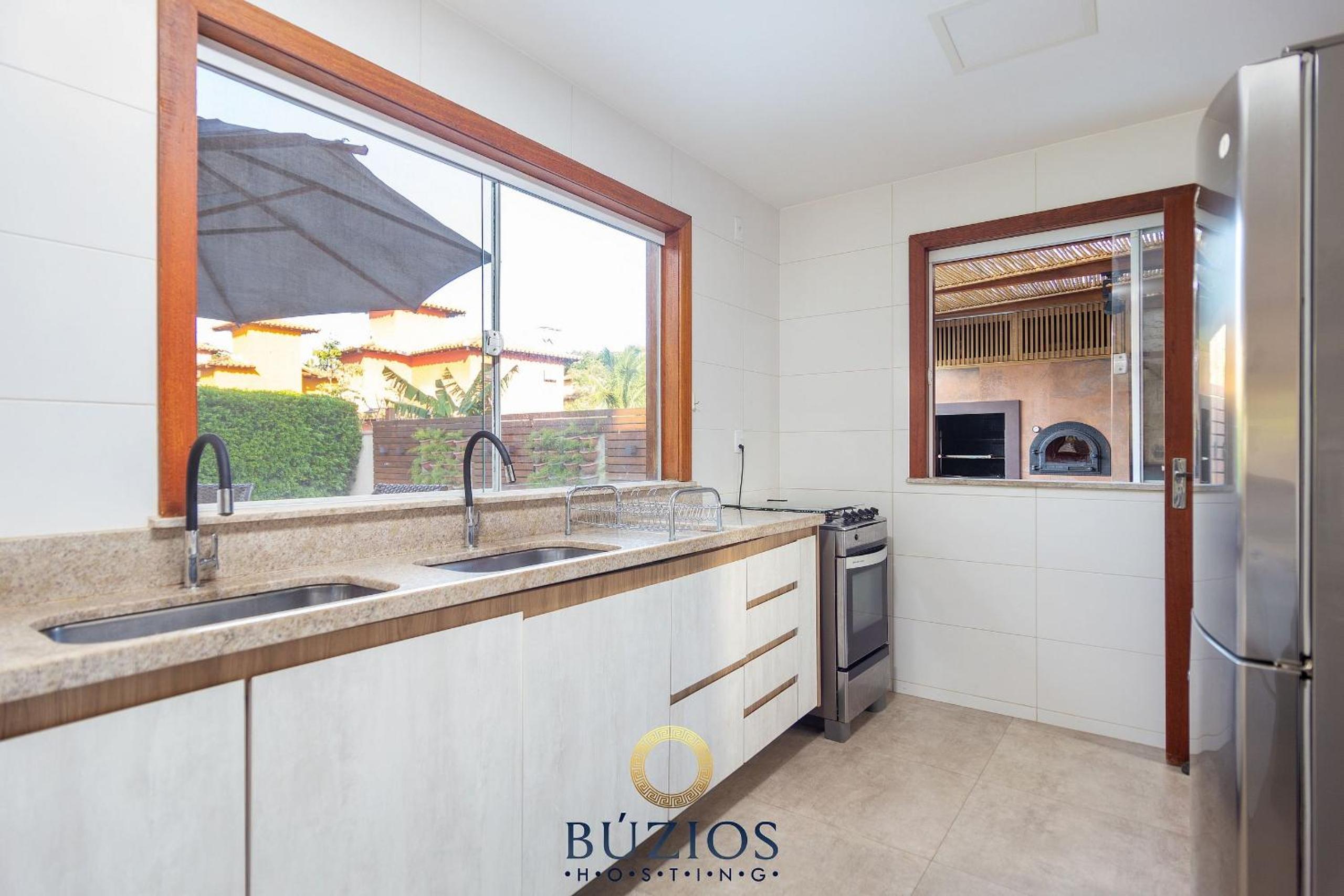 Bz01 House with private pool 150m from the beach