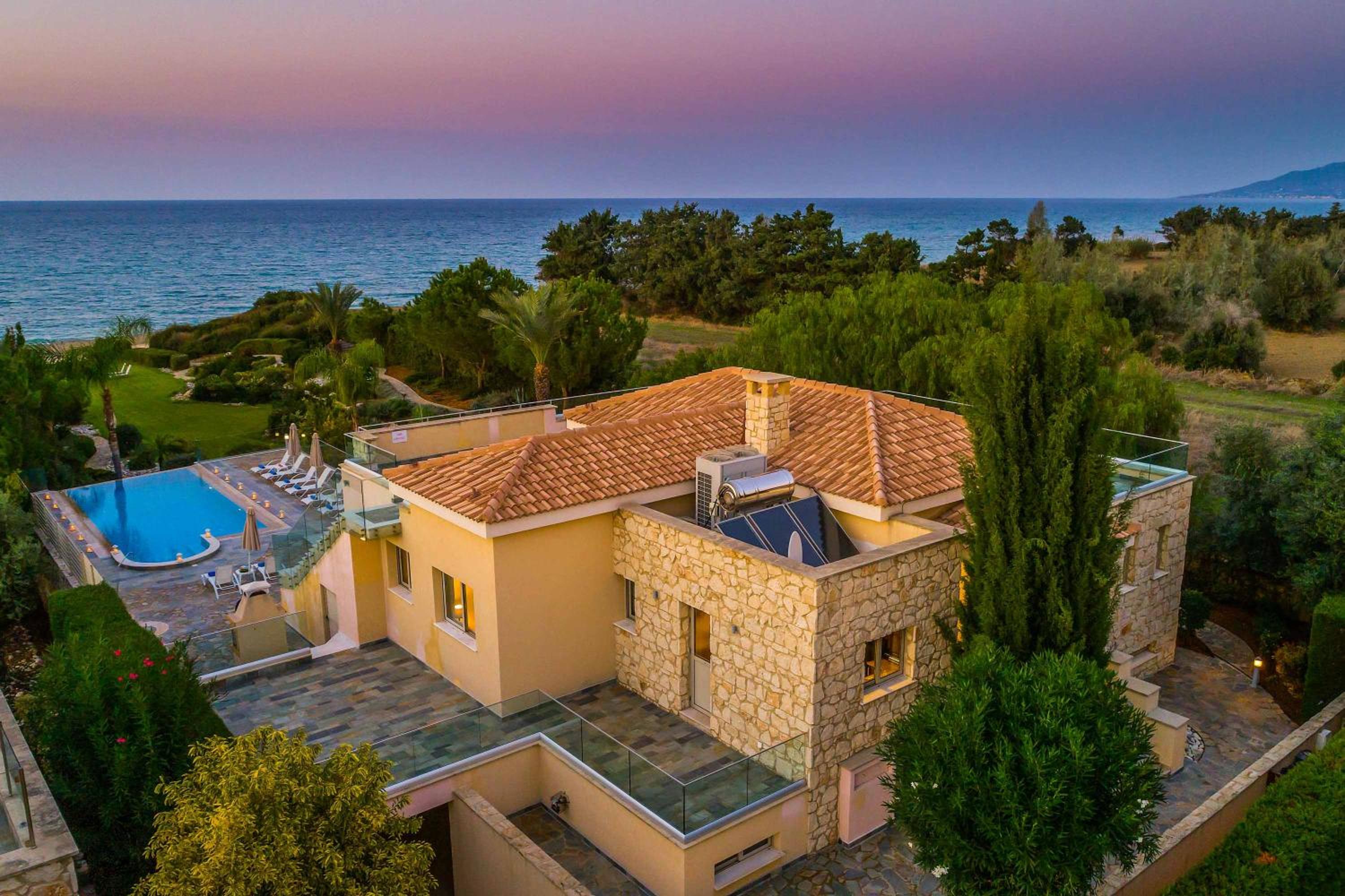 Harmonia Beach Villa