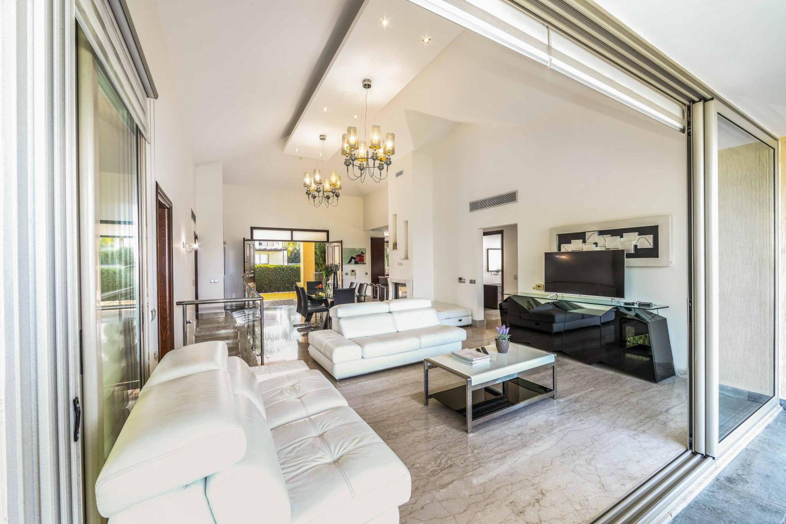 Harmonia Beach Villa
