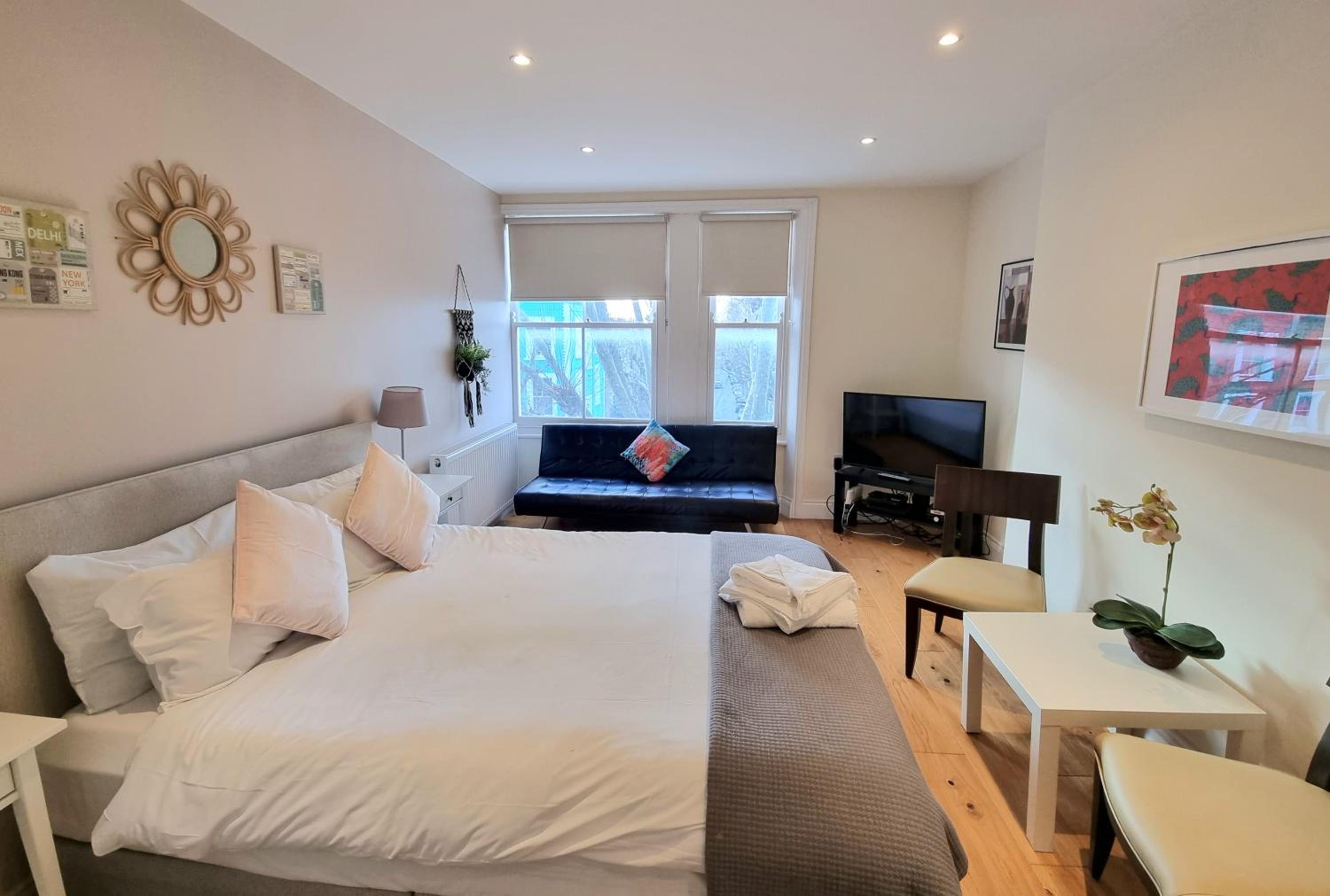 Oxford Gardens Apartments