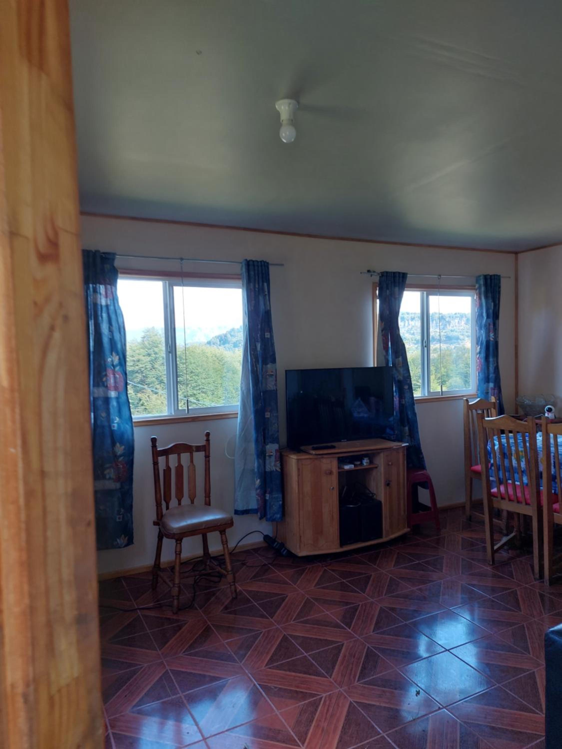 casa a 13km de coyhaique camino lago atravesado últimos 300 metros para vehículos 4x4