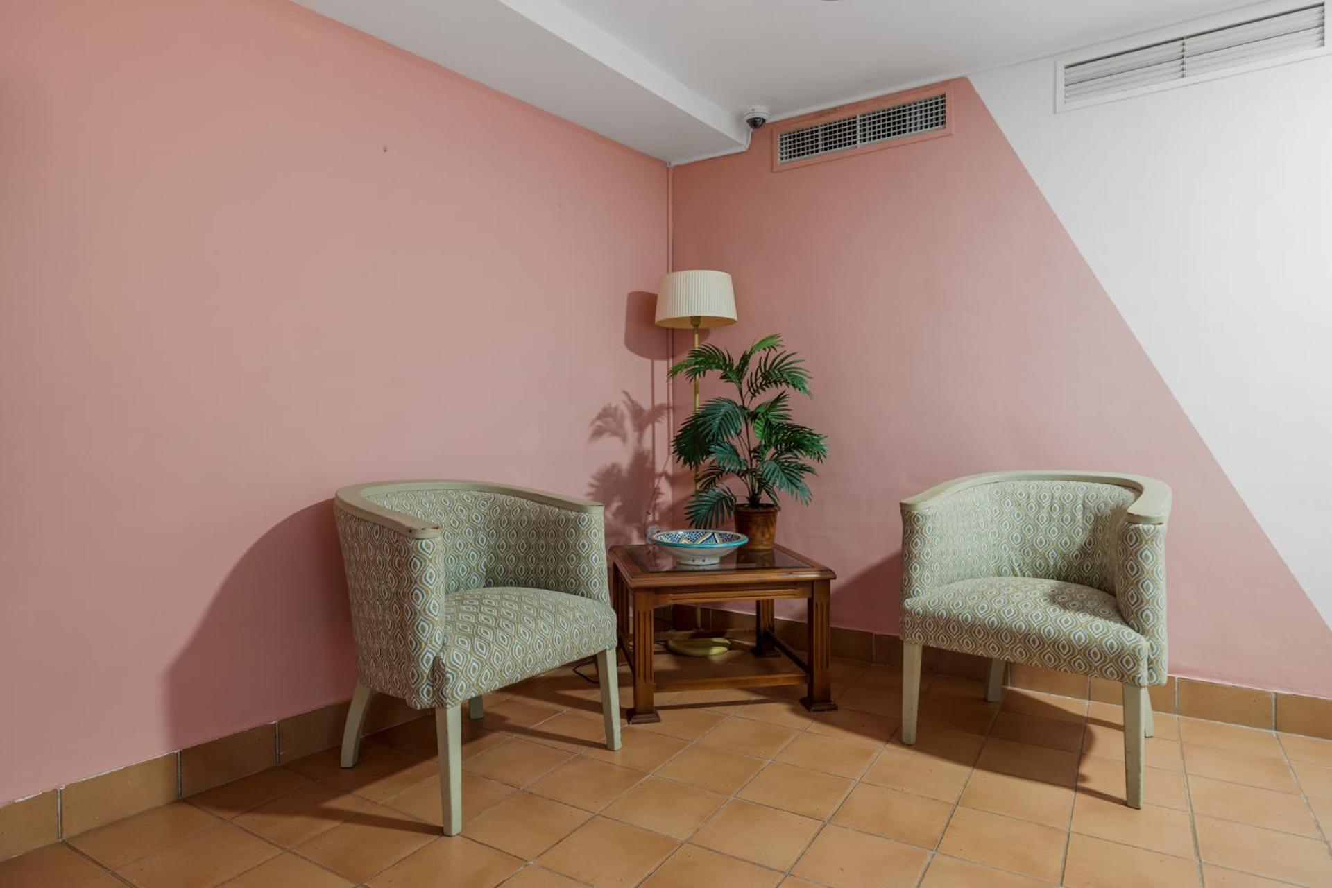 I AM La Posada Hotel and Apartment