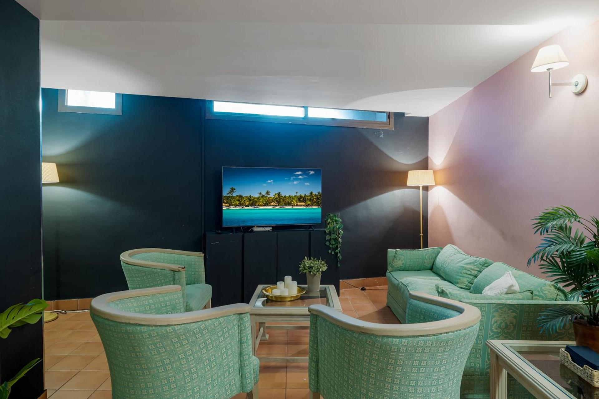 I AM La Posada Hotel and Apartment