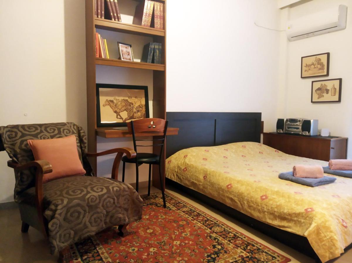 Beautiful Apartment -up to 4 guests- close to City Centre! photo 2