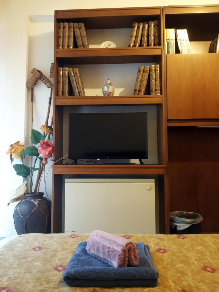 Beautiful Apartment -up to 4 guests- close to City Centre! photo 4