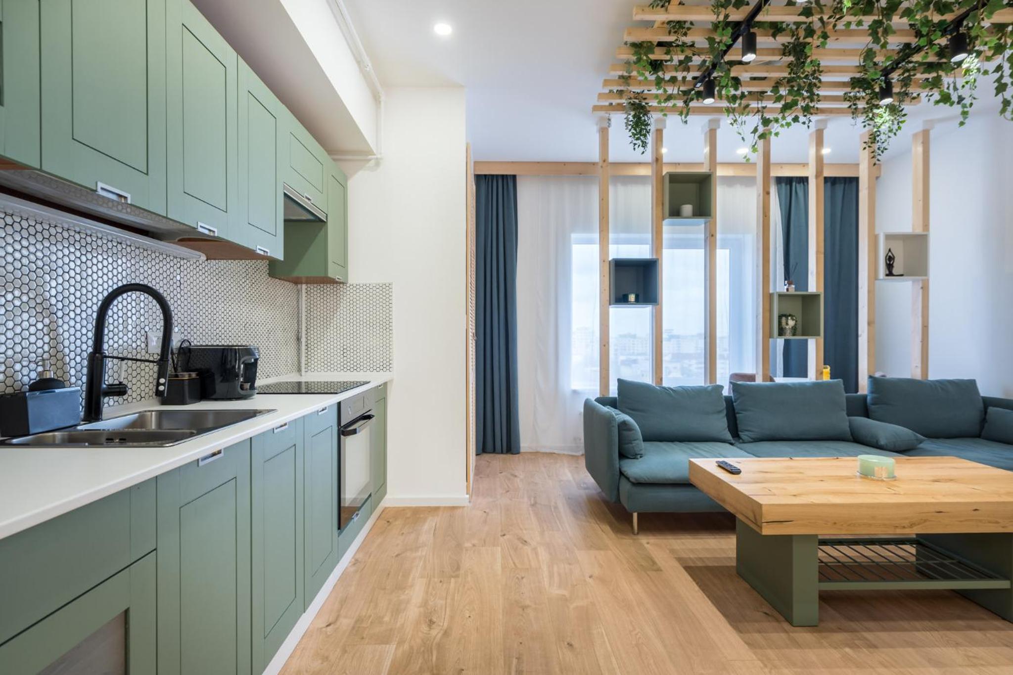 Jungle Escape - Luxe 1-BR Haven in Bucharest view 5