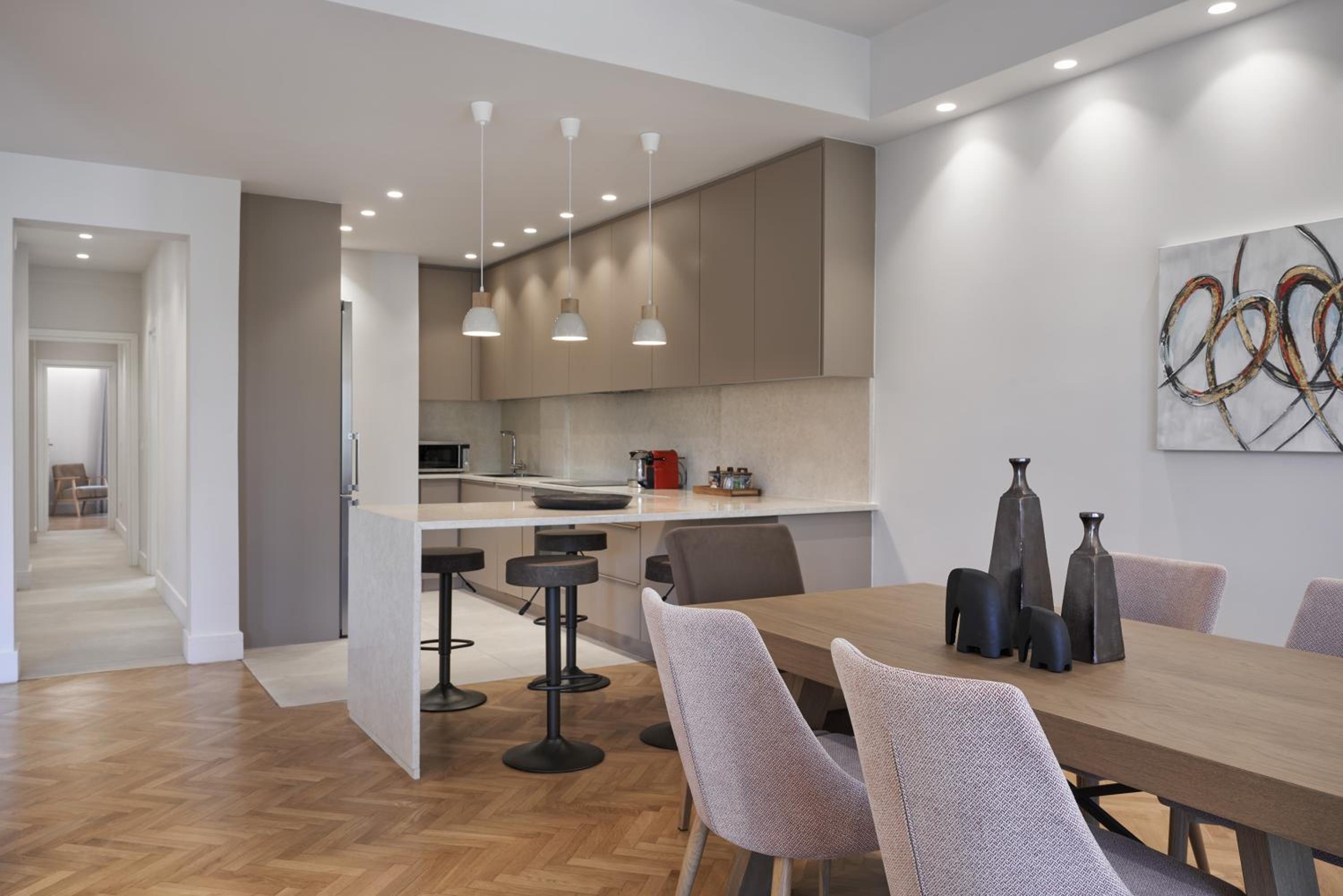 Urban Heights 3BD Apt, next to Hilton