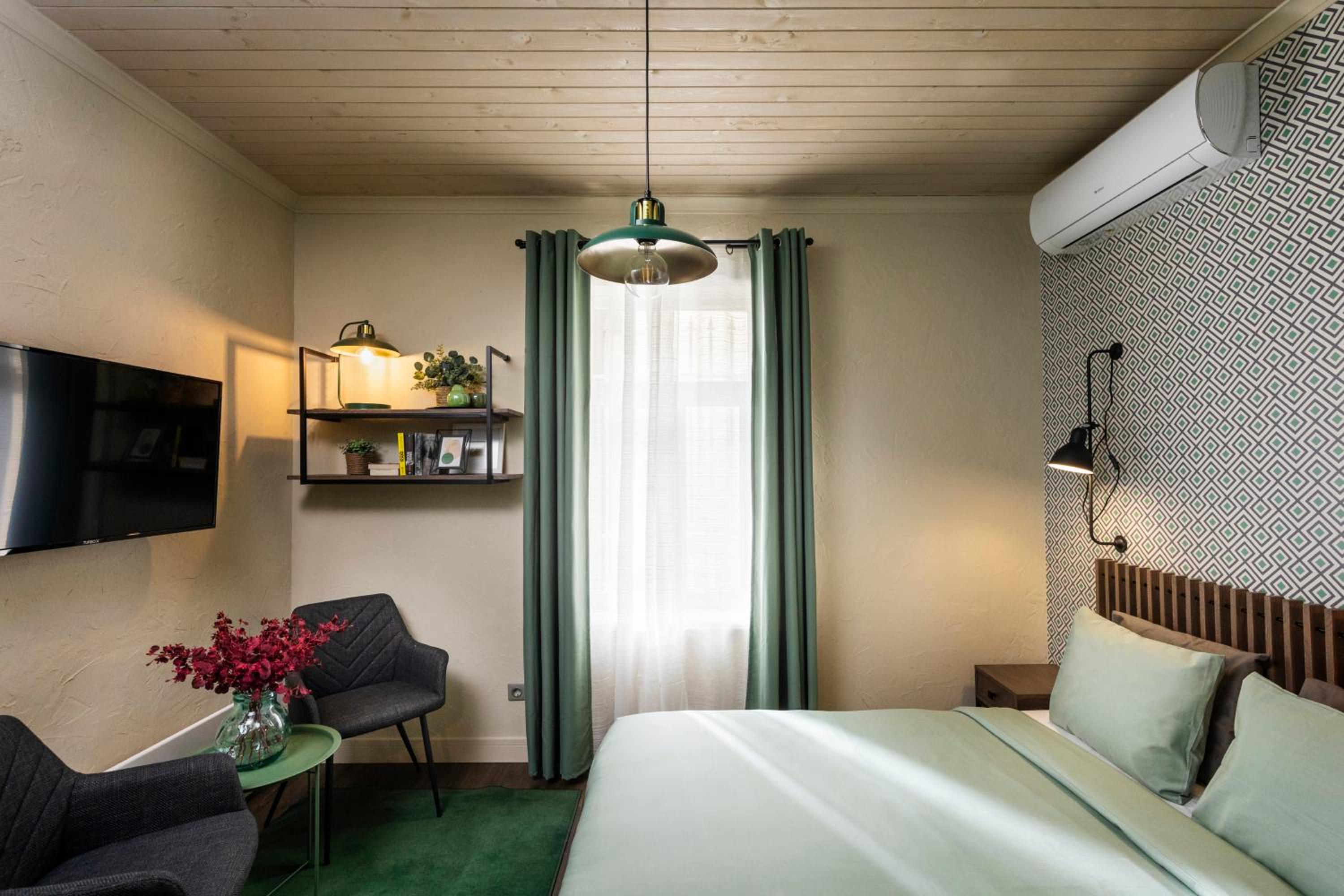 5 Vintage Guest House
