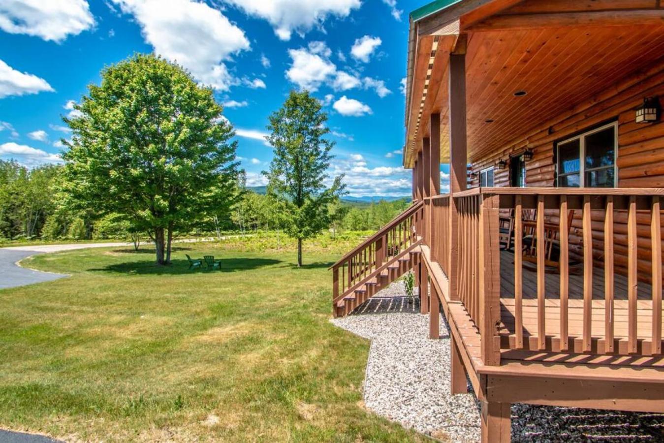 Spacious Log Home Overlooking 40 White Mnt Peaks: Host Weddings view 3