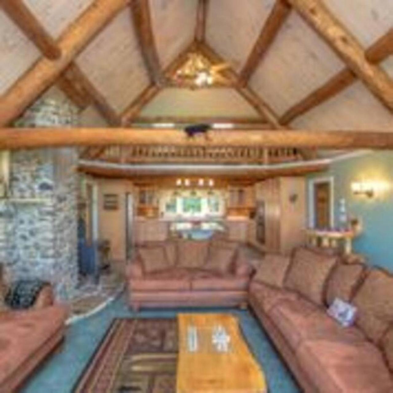 Big Sky Mountain Estate view 3