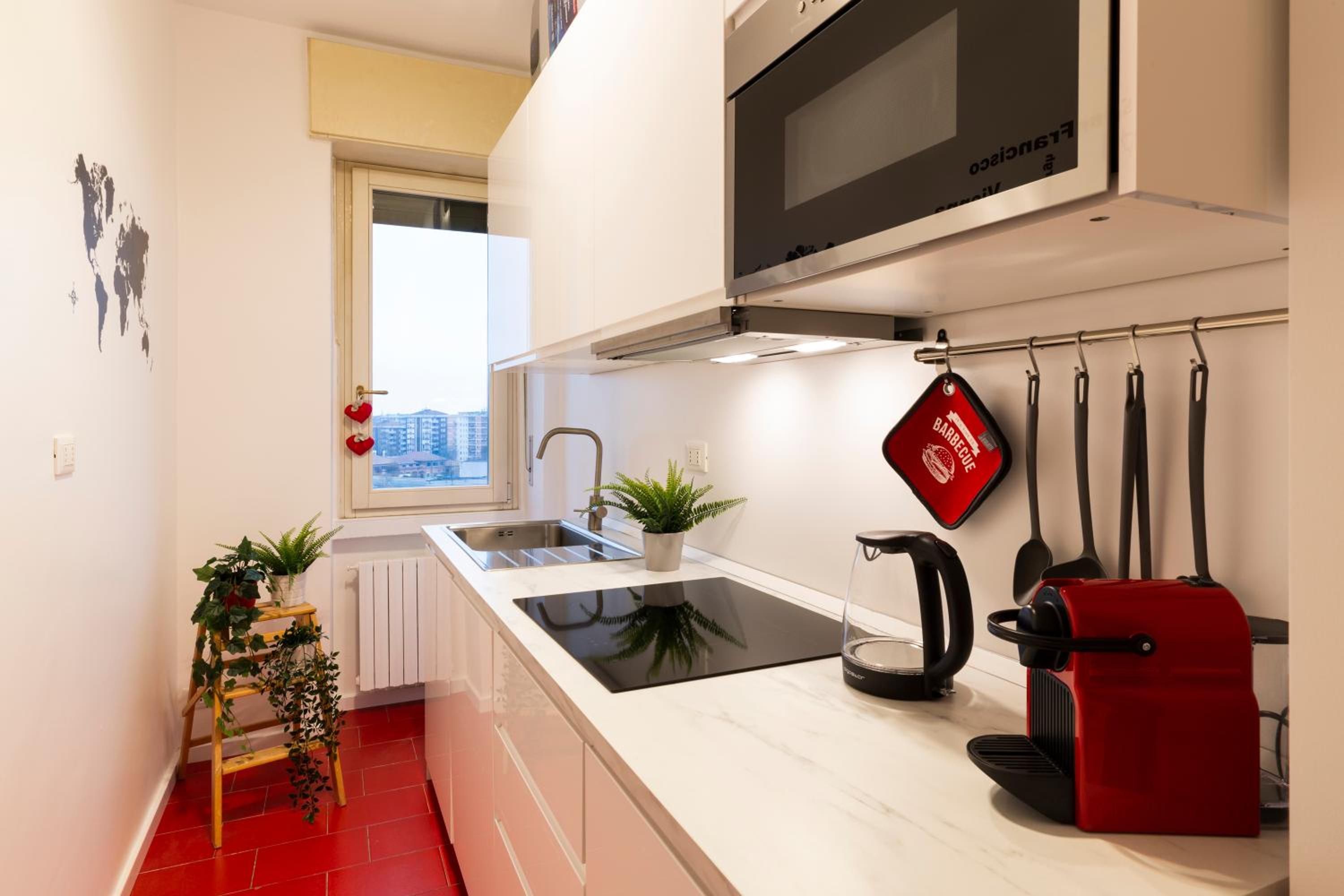 The Wall - Top Floor Apartment