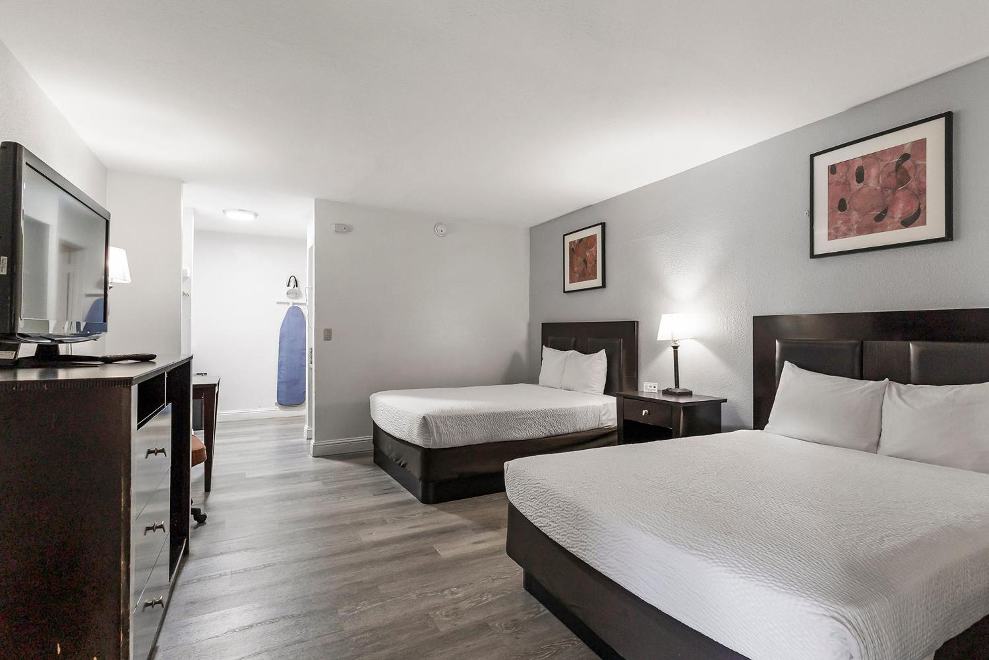 Chico Vacations - Heritage Inn Express Chico - Property Image 34