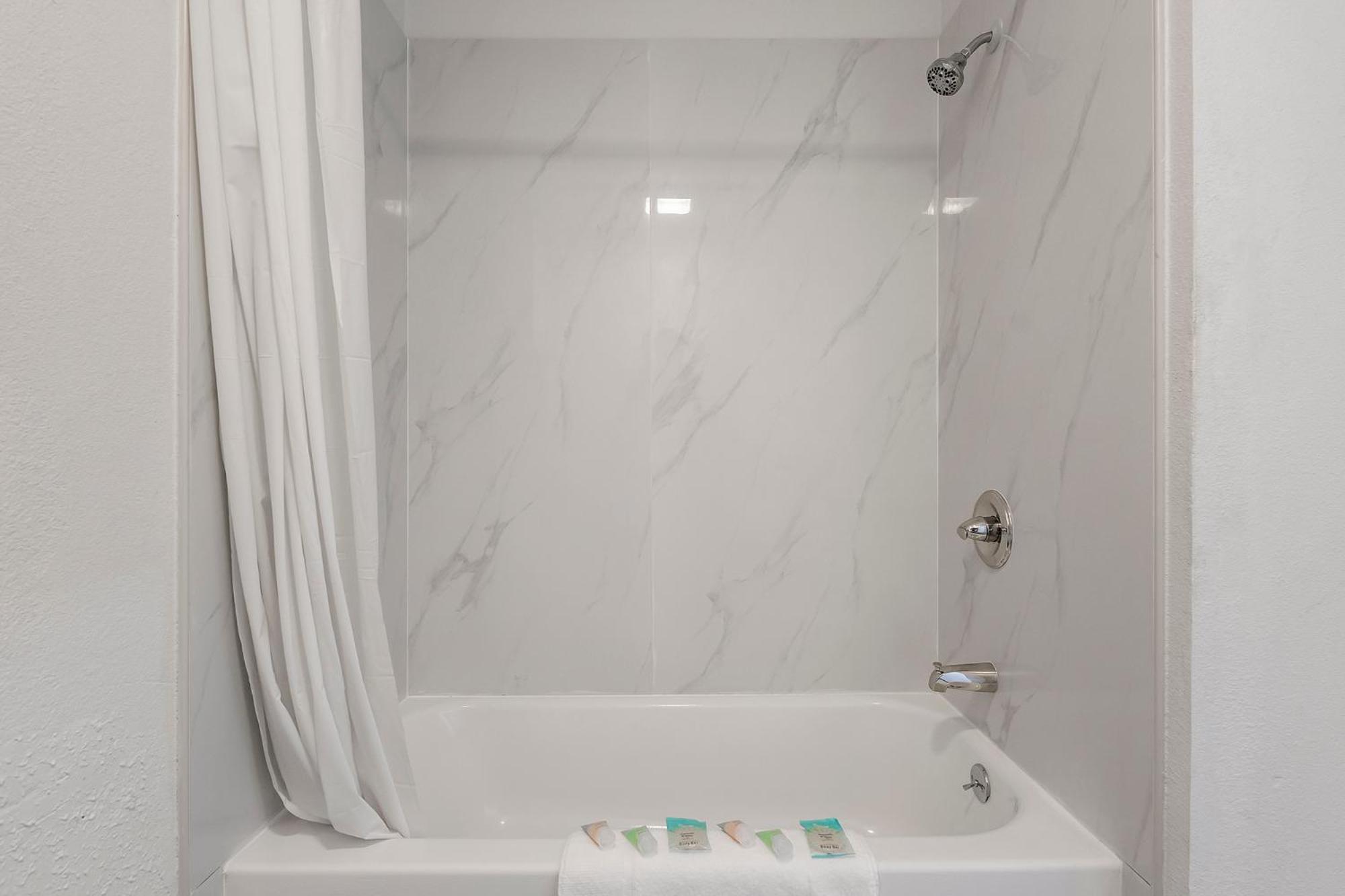 Chico Vacations - Heritage Inn Express Chico - Property Image 22