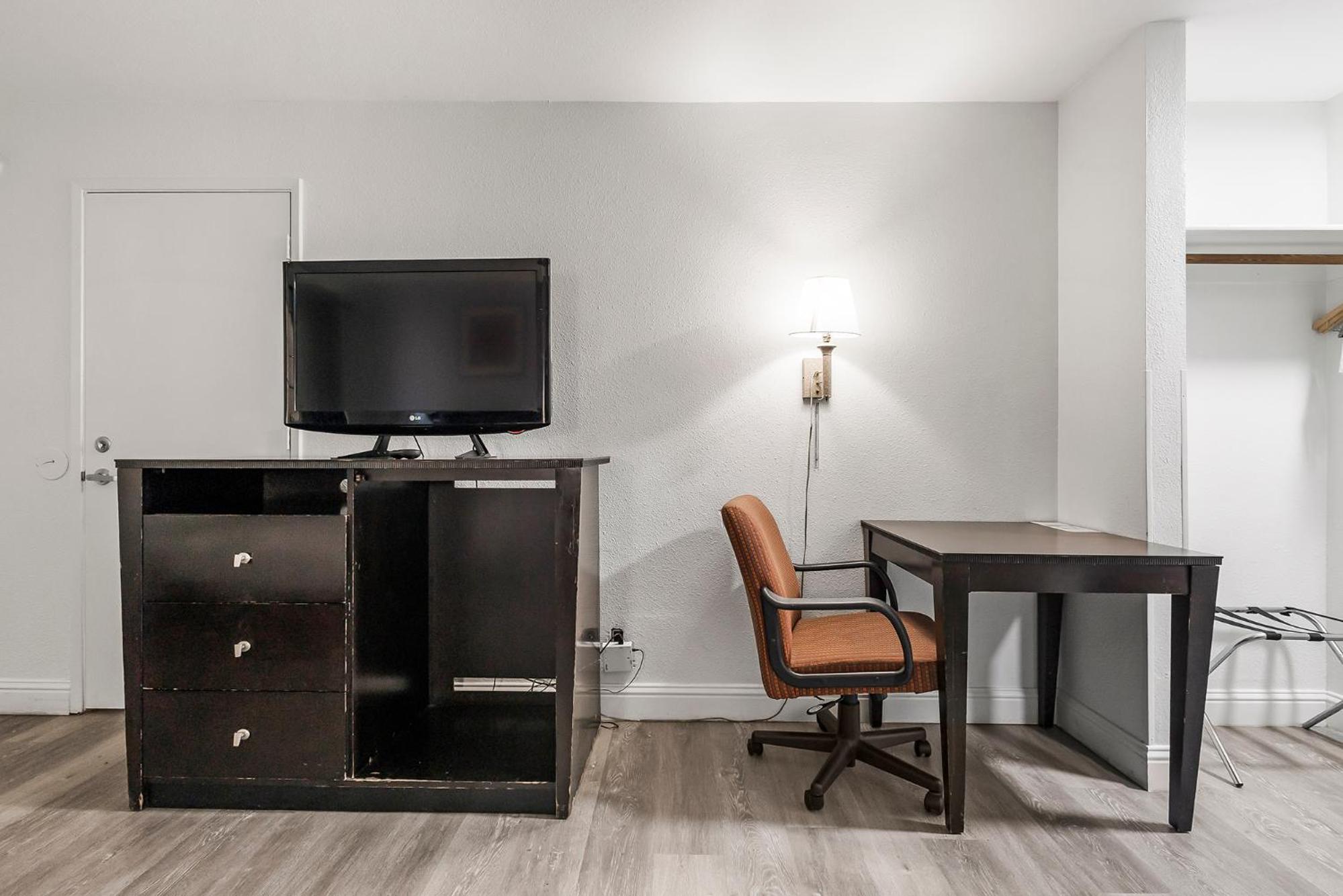 Chico Vacations - Heritage Inn Express Chico - Property Image 19