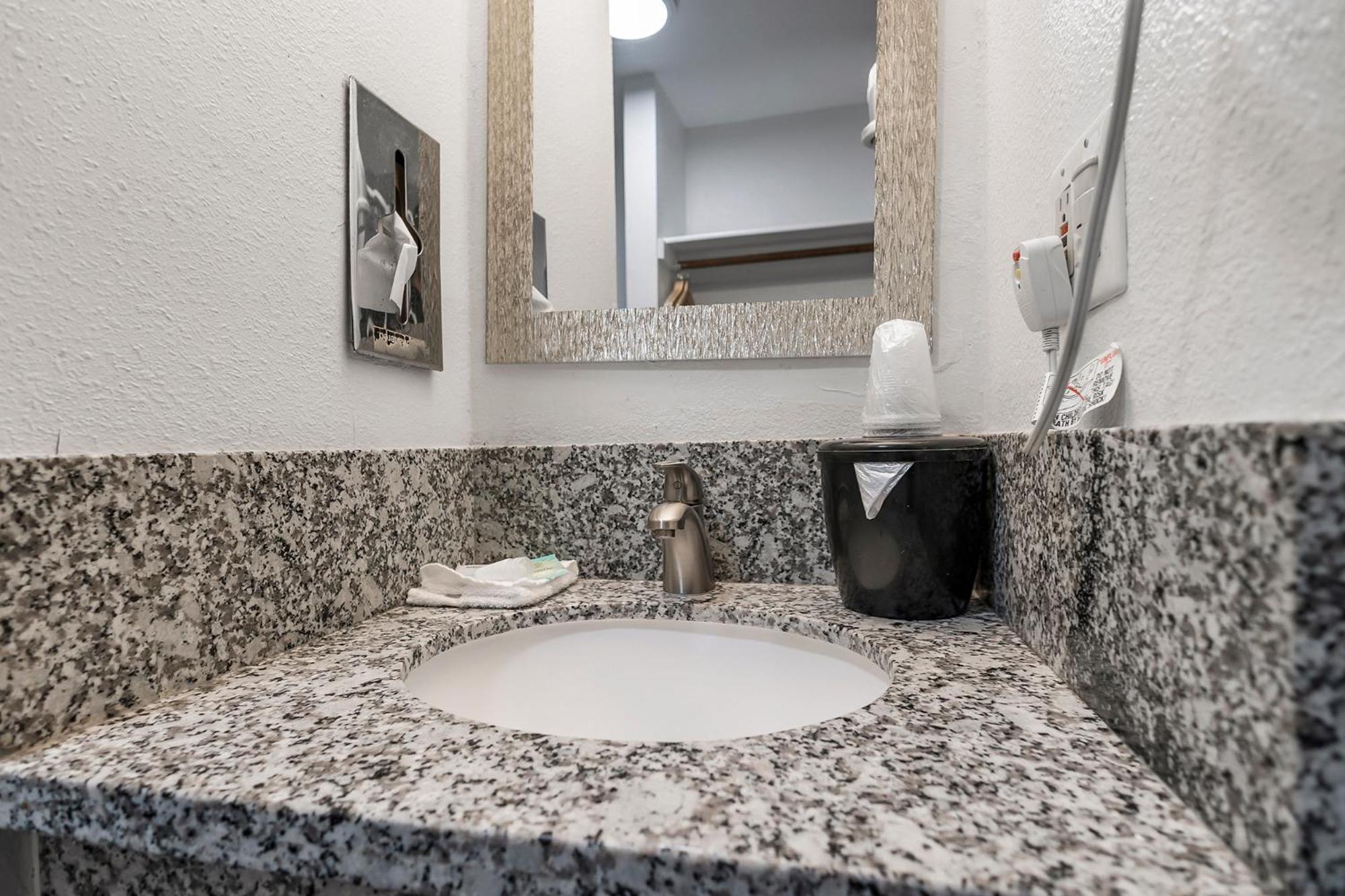 Chico Vacations - Heritage Inn Express Chico - Property Image 2