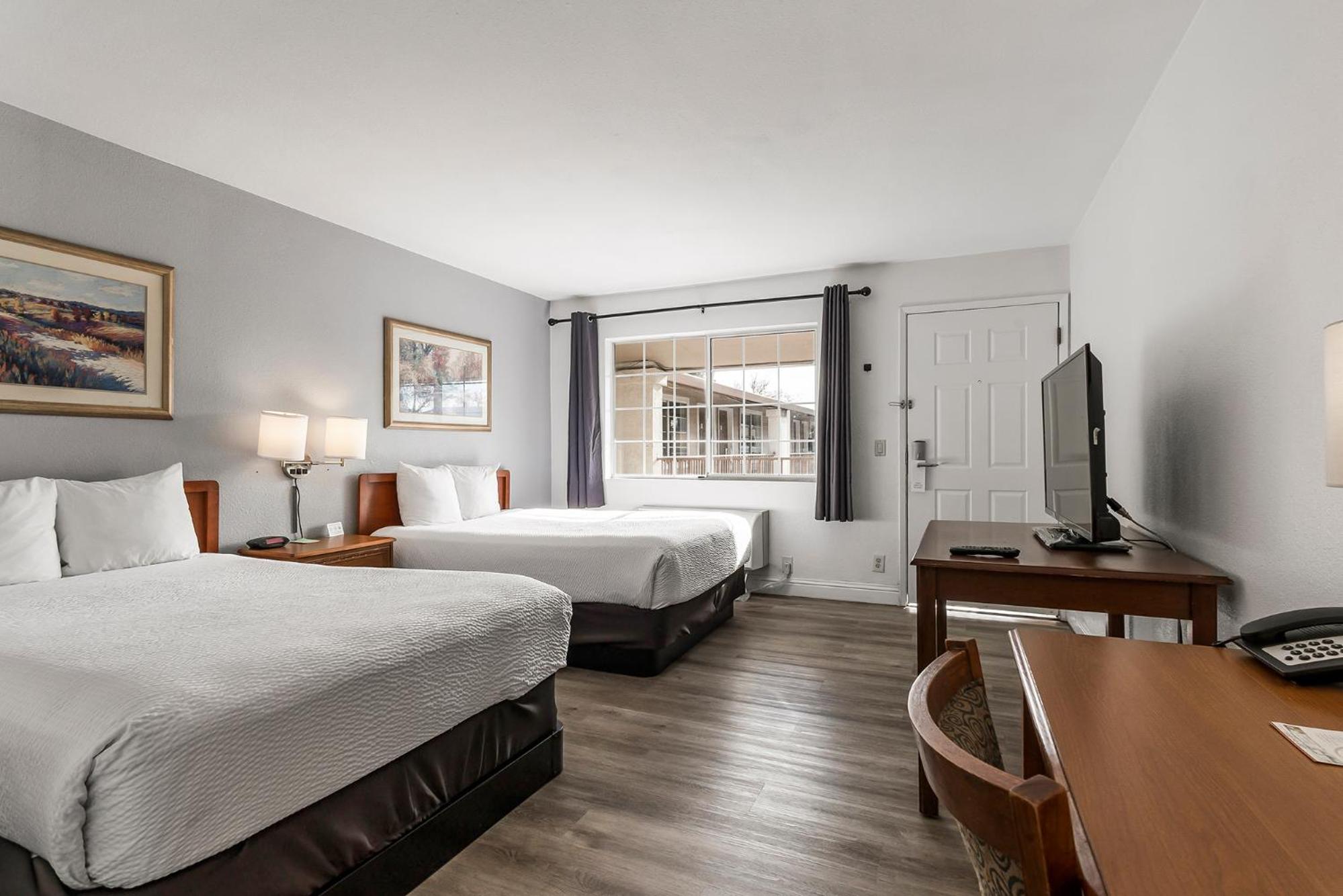 Chico Vacations - Heritage Inn Express Chico - Property Image 63