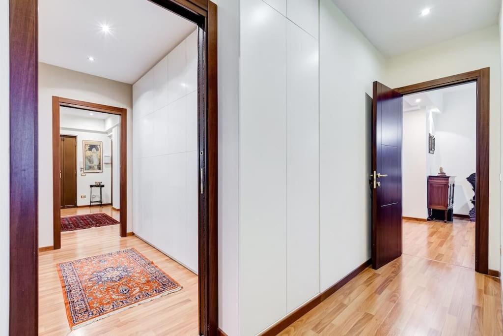 Exclusive Apartment in Eur Lake