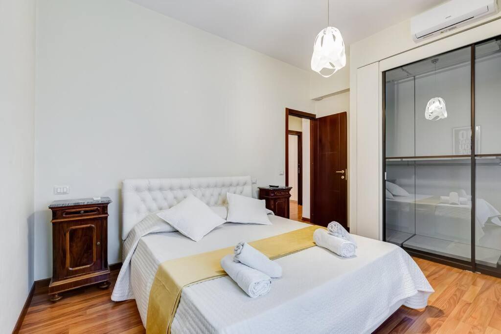 Exclusive Apartment in Eur Lake