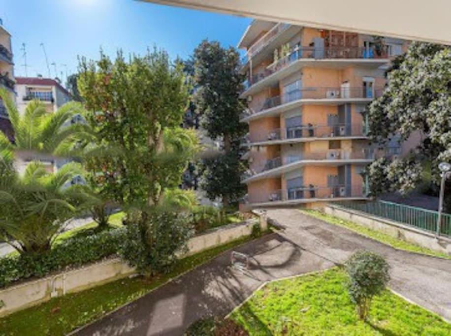 Exclusive Apartment in Eur Lake