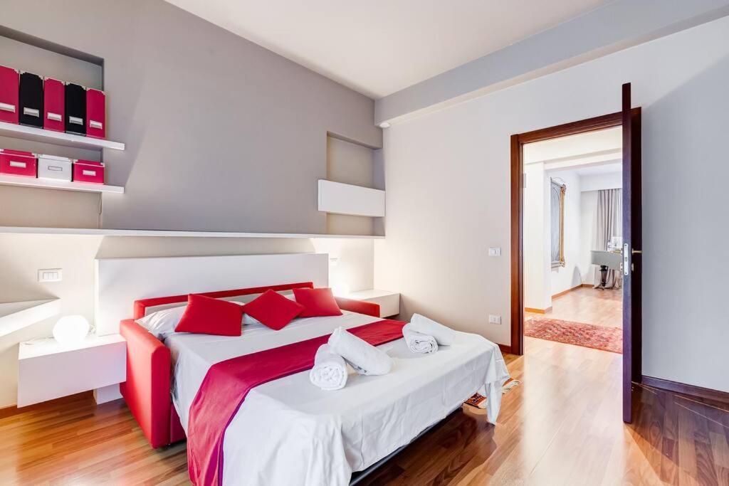 Exclusive Apartment in Eur Lake
