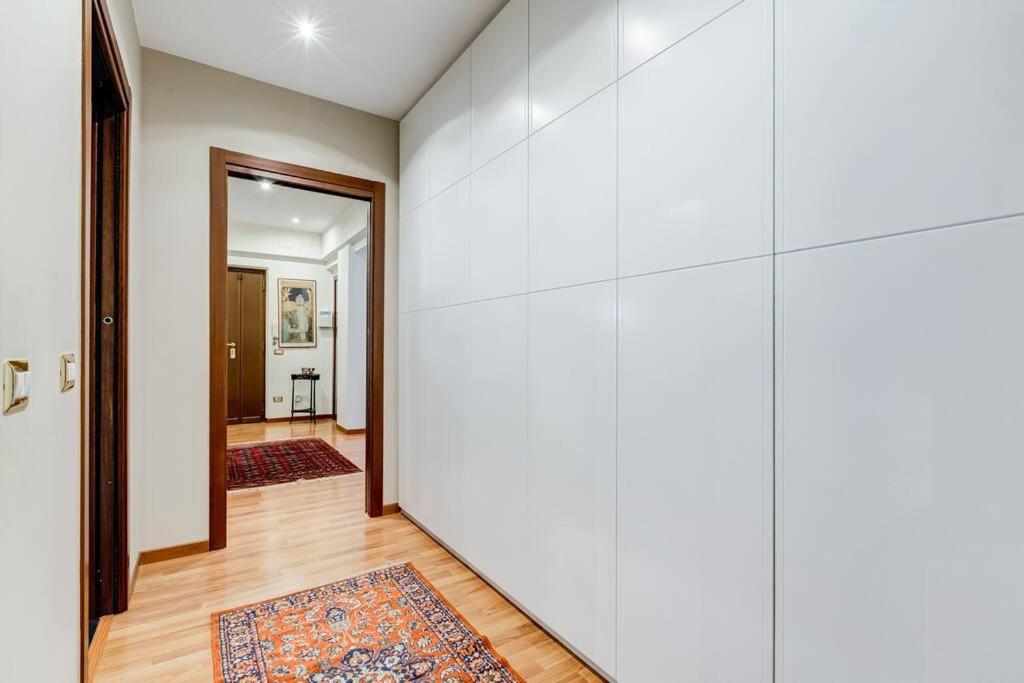 Exclusive Apartment in Eur Lake