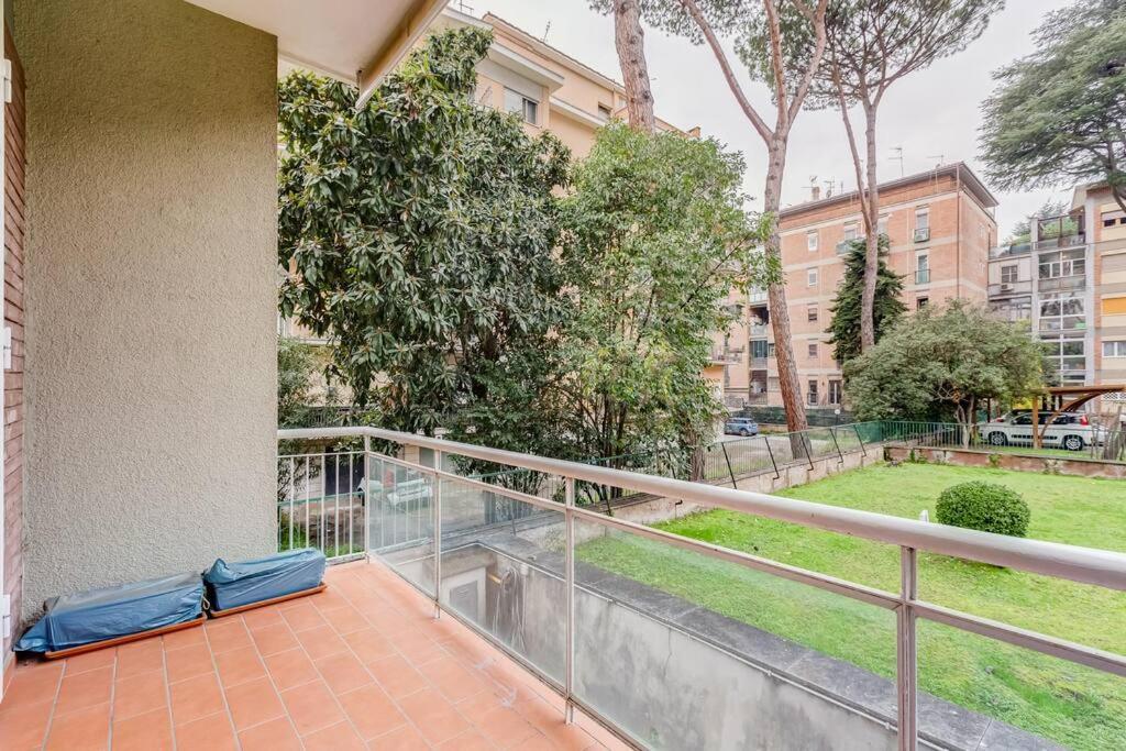 Exclusive Apartment in Eur Lake
