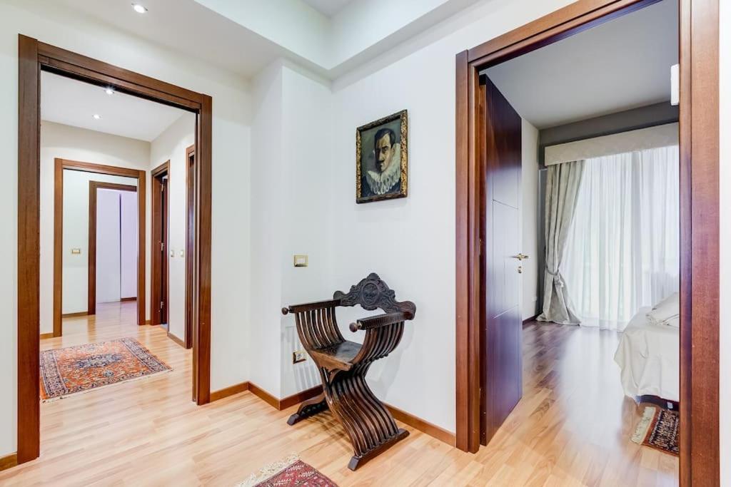 Exclusive Apartment in Eur Lake