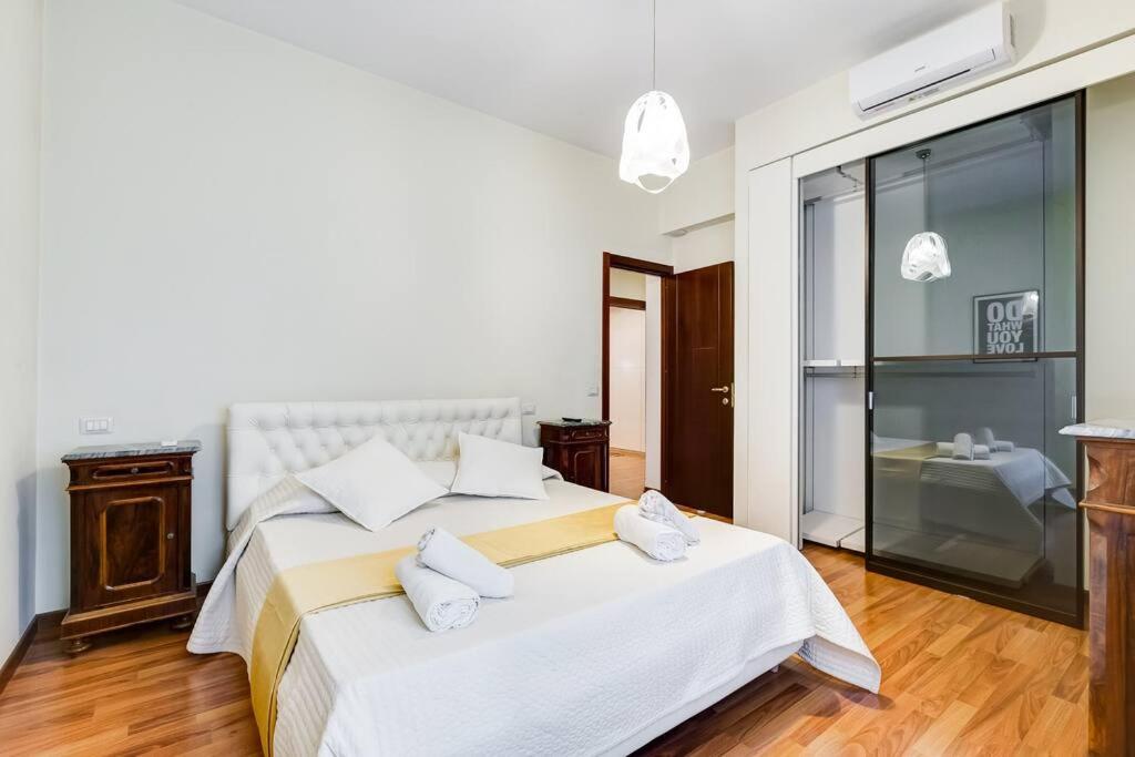 Exclusive Apartment in Eur Lake