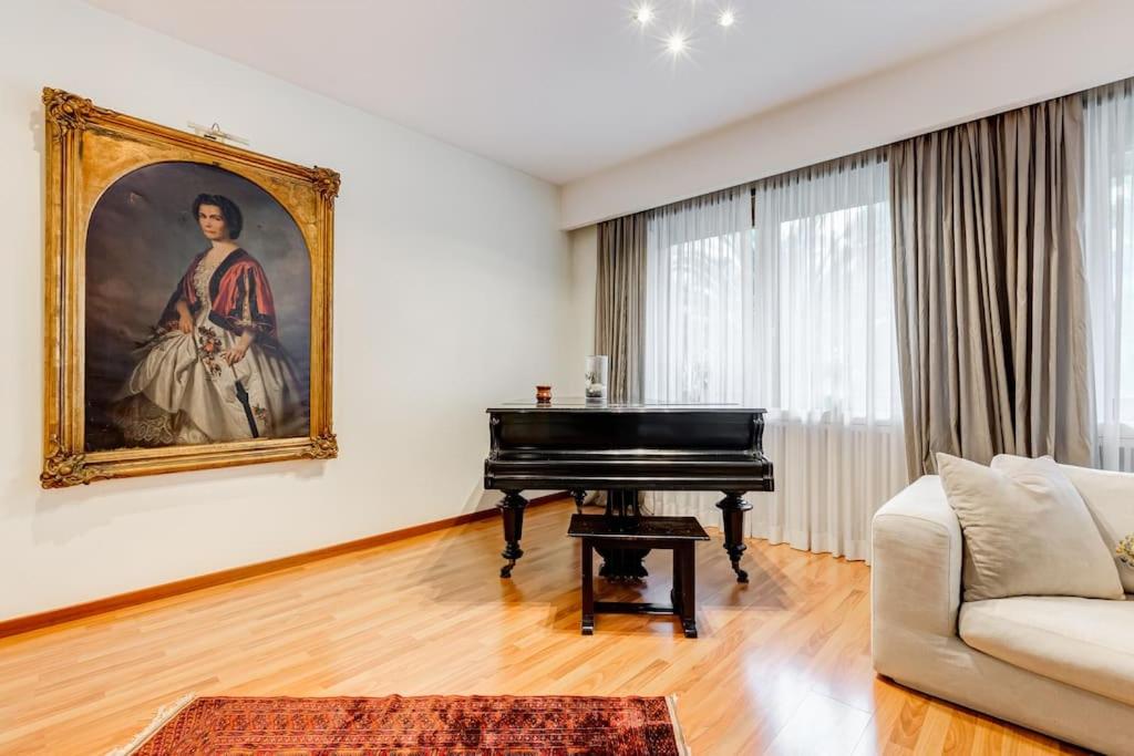 Exclusive Apartment in Eur Lake