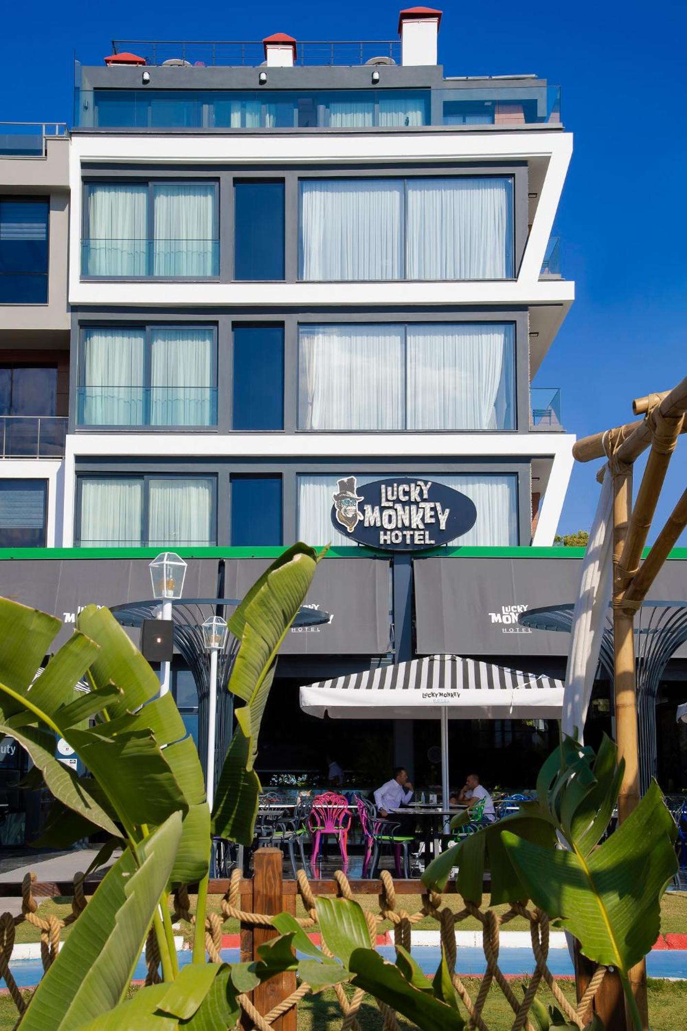 Lucky Monkey Hotel - Image 37