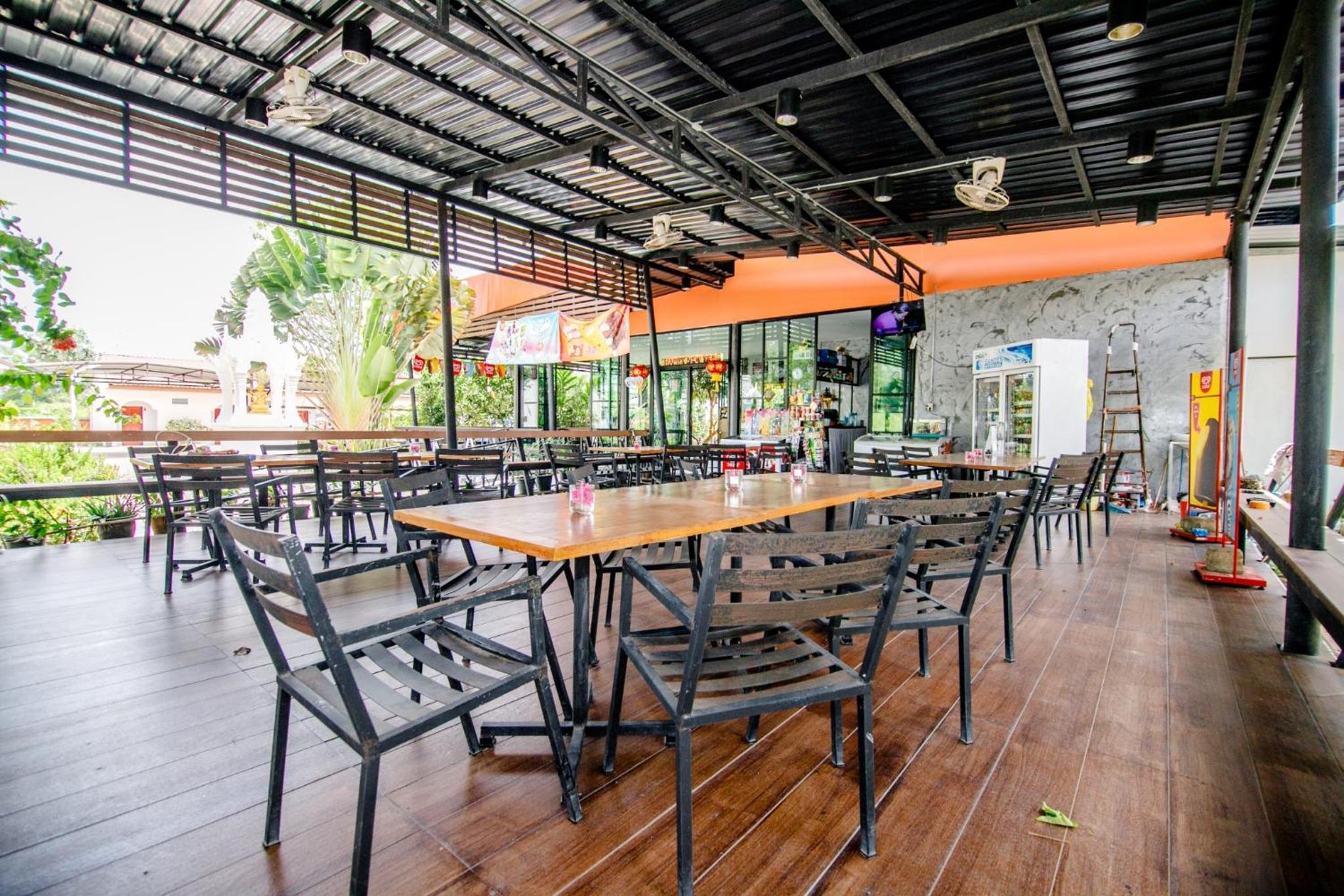 Banana Resort Sadao