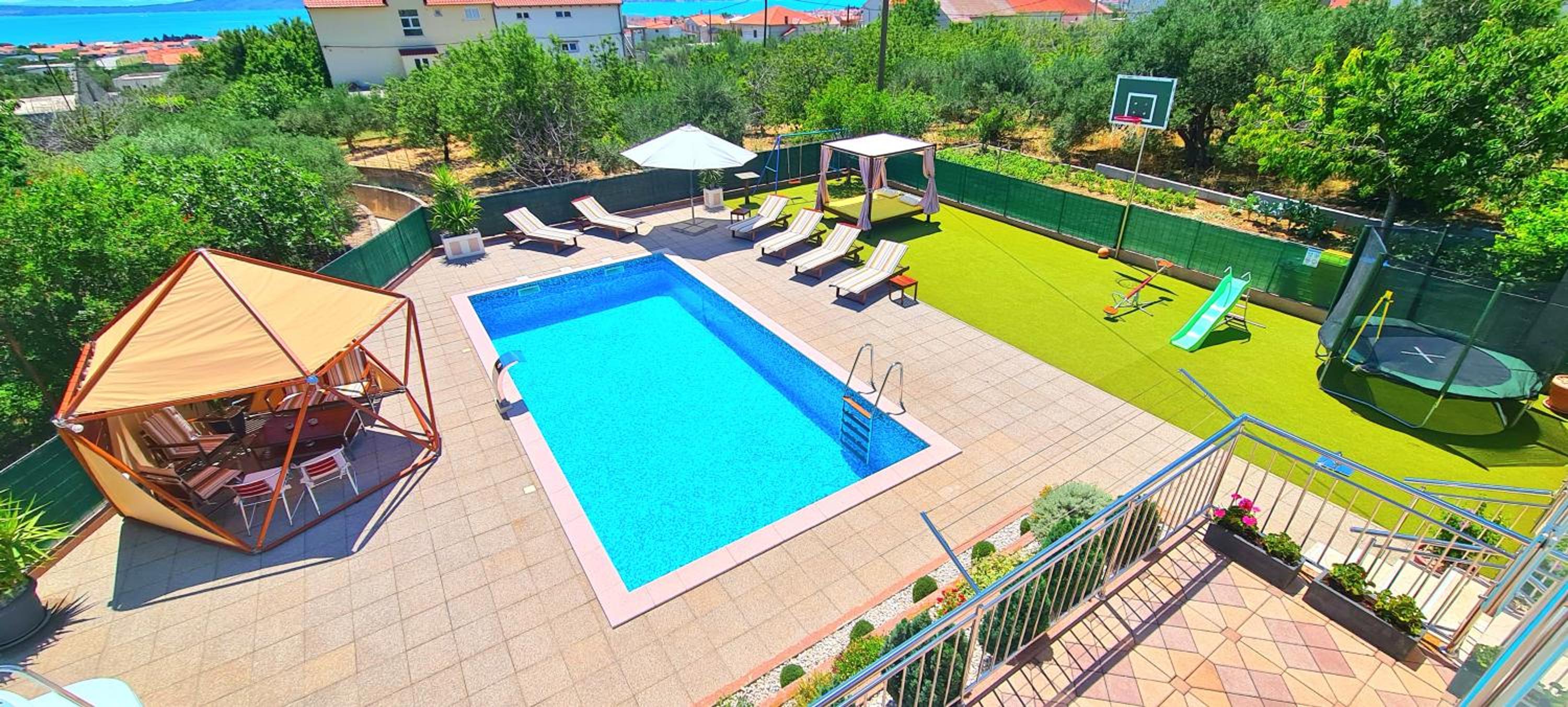 Mira Holiday Home view 3