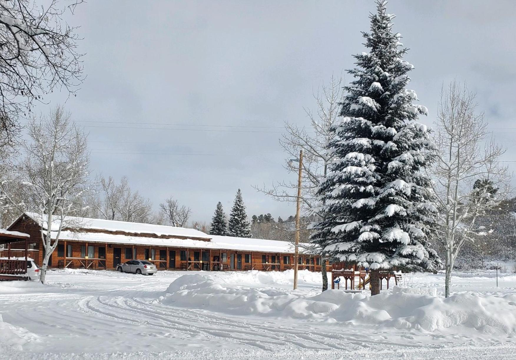 Chama River Bend Lodge