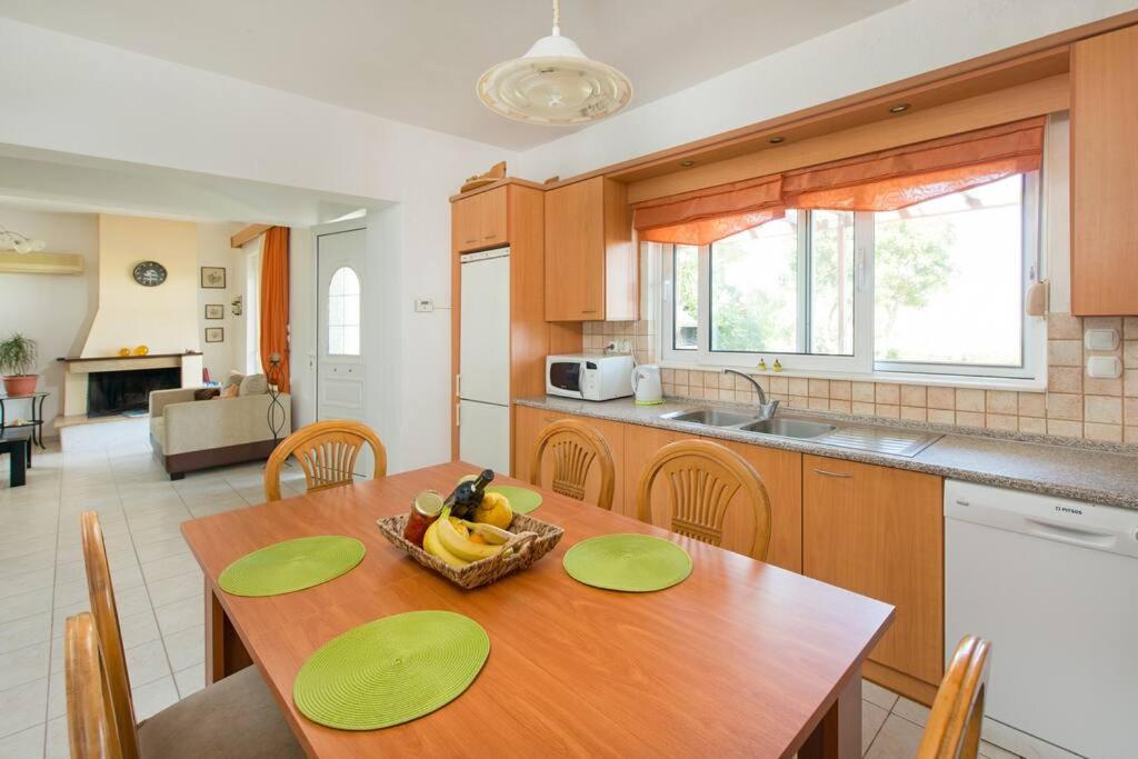 Garden House with sea view photo 4