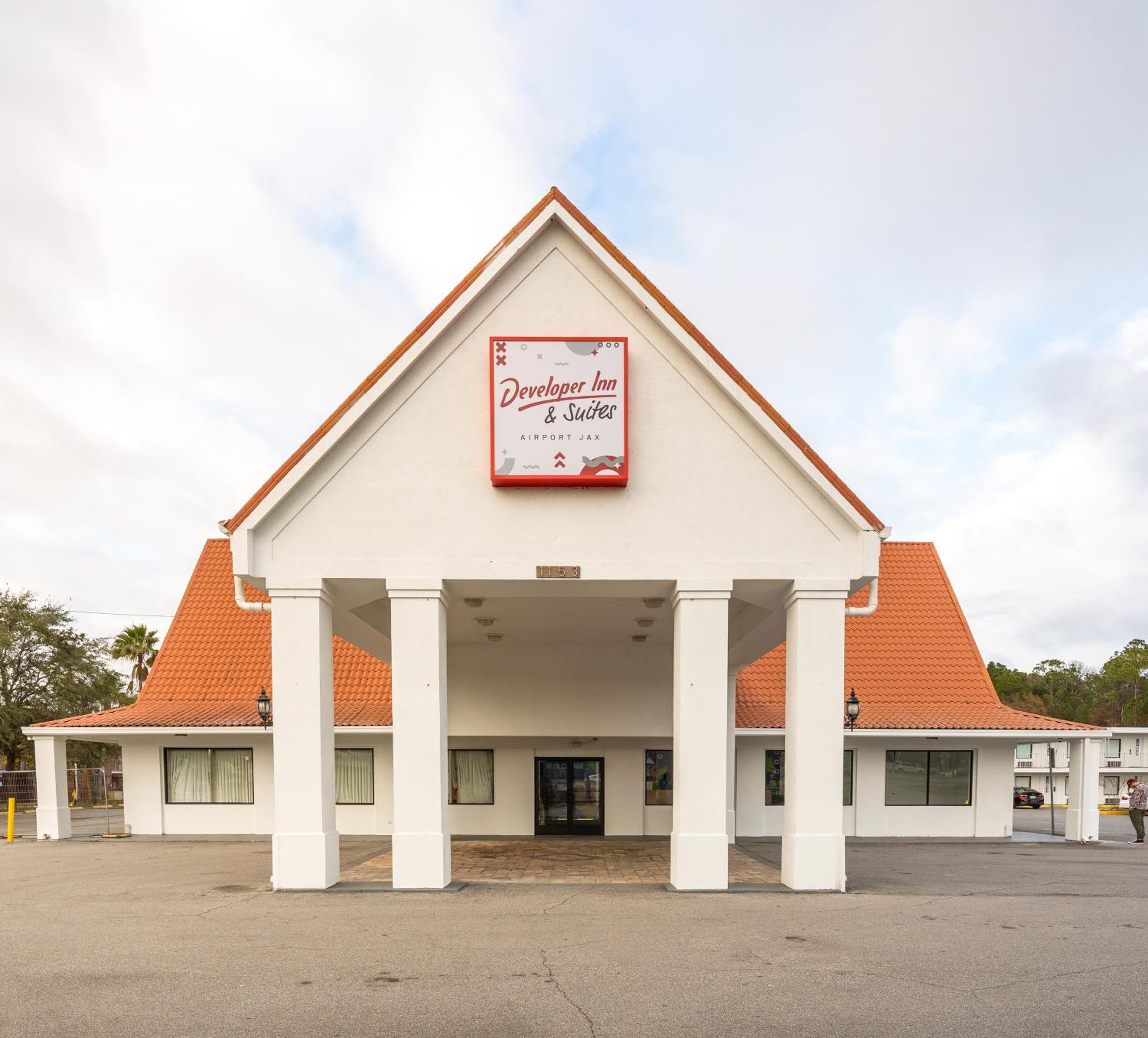 Kingsland Vacations - Developer Inn  Suites Airport JAX, a Baymont by Wyndham - Property Image 1