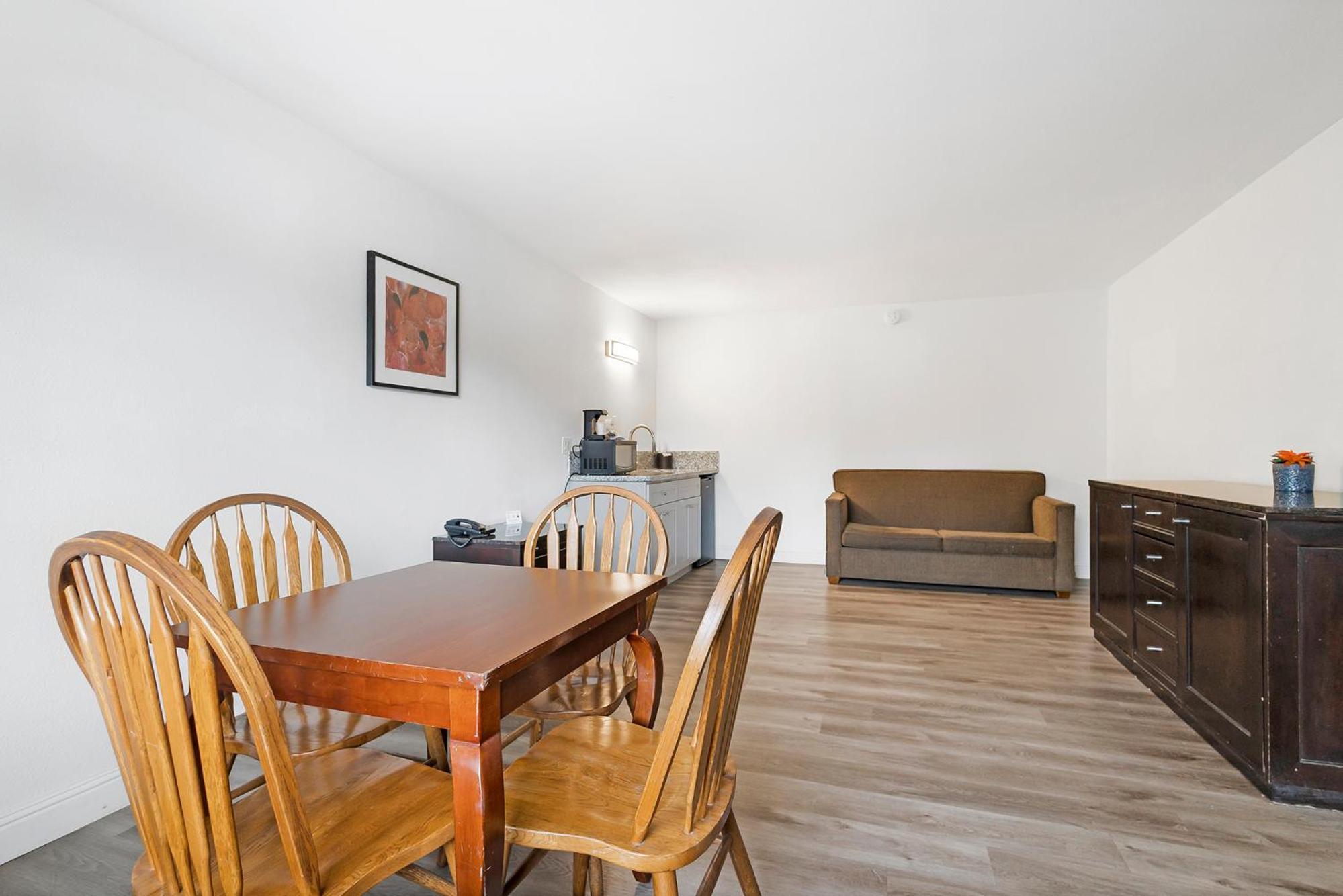 Chico Vacations - Heritage Inn Express Chico - Property Image 50