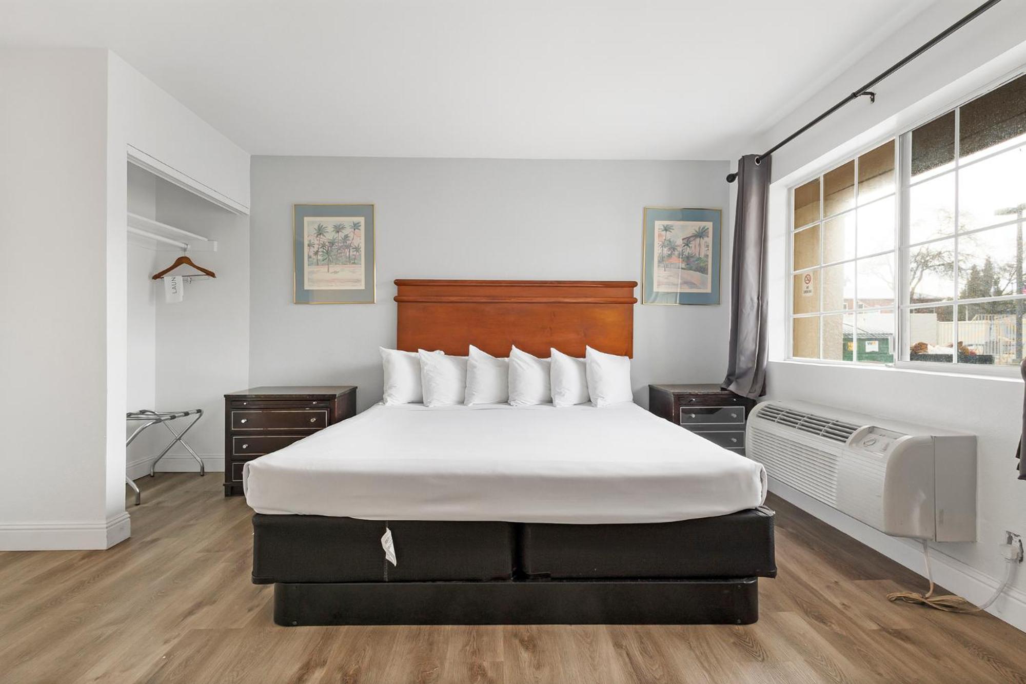 Chico Vacations - Heritage Inn Express Chico - Property Image 85