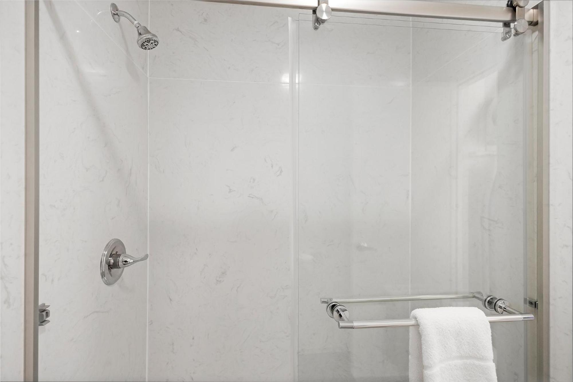 Chico Vacations - Heritage Inn Express Chico - Property Image 16