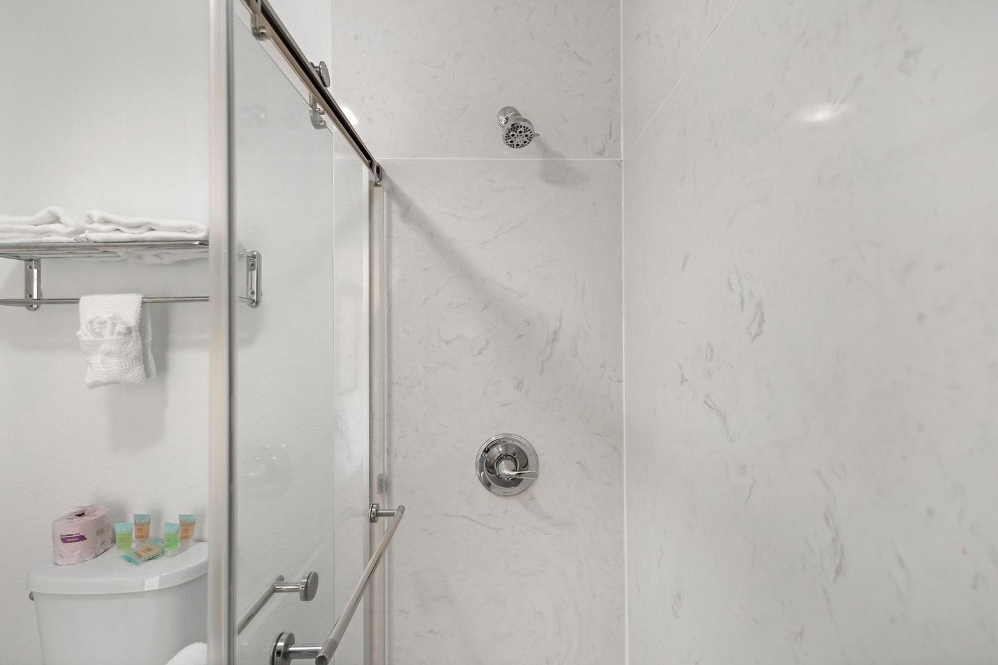 Chico Vacations - Heritage Inn Express Chico - Property Image 87