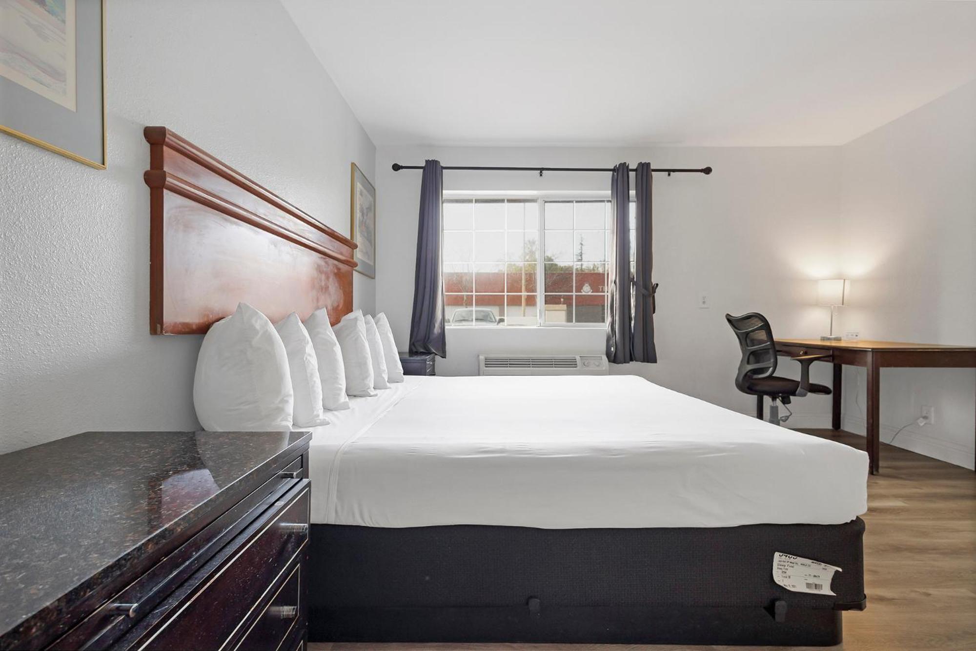 Chico Vacations - Heritage Inn Express Chico - Property Image 1