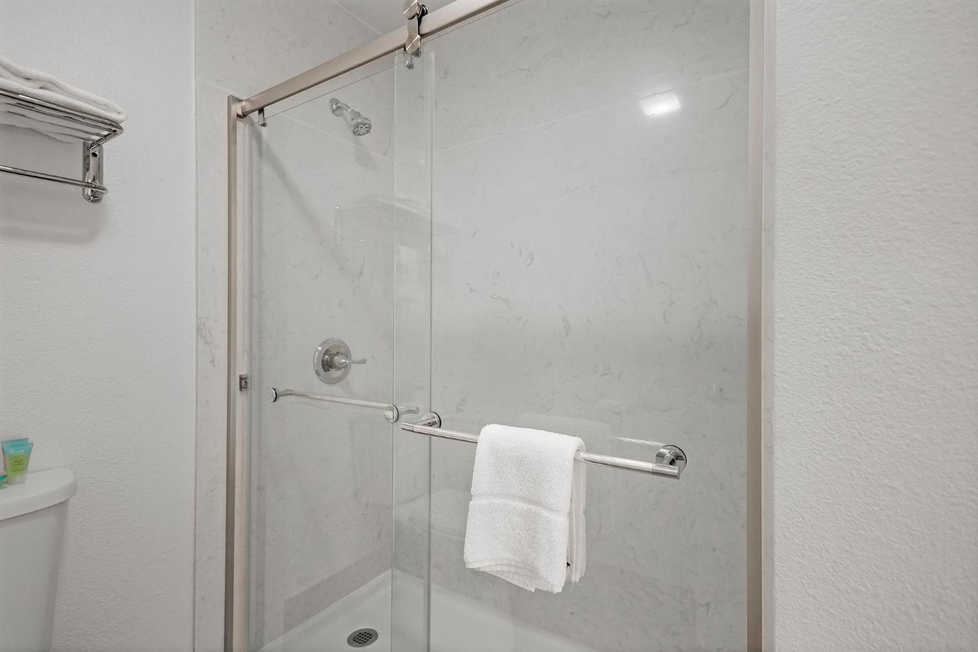 Chico Vacations - Heritage Inn Express Chico - Property Image 11