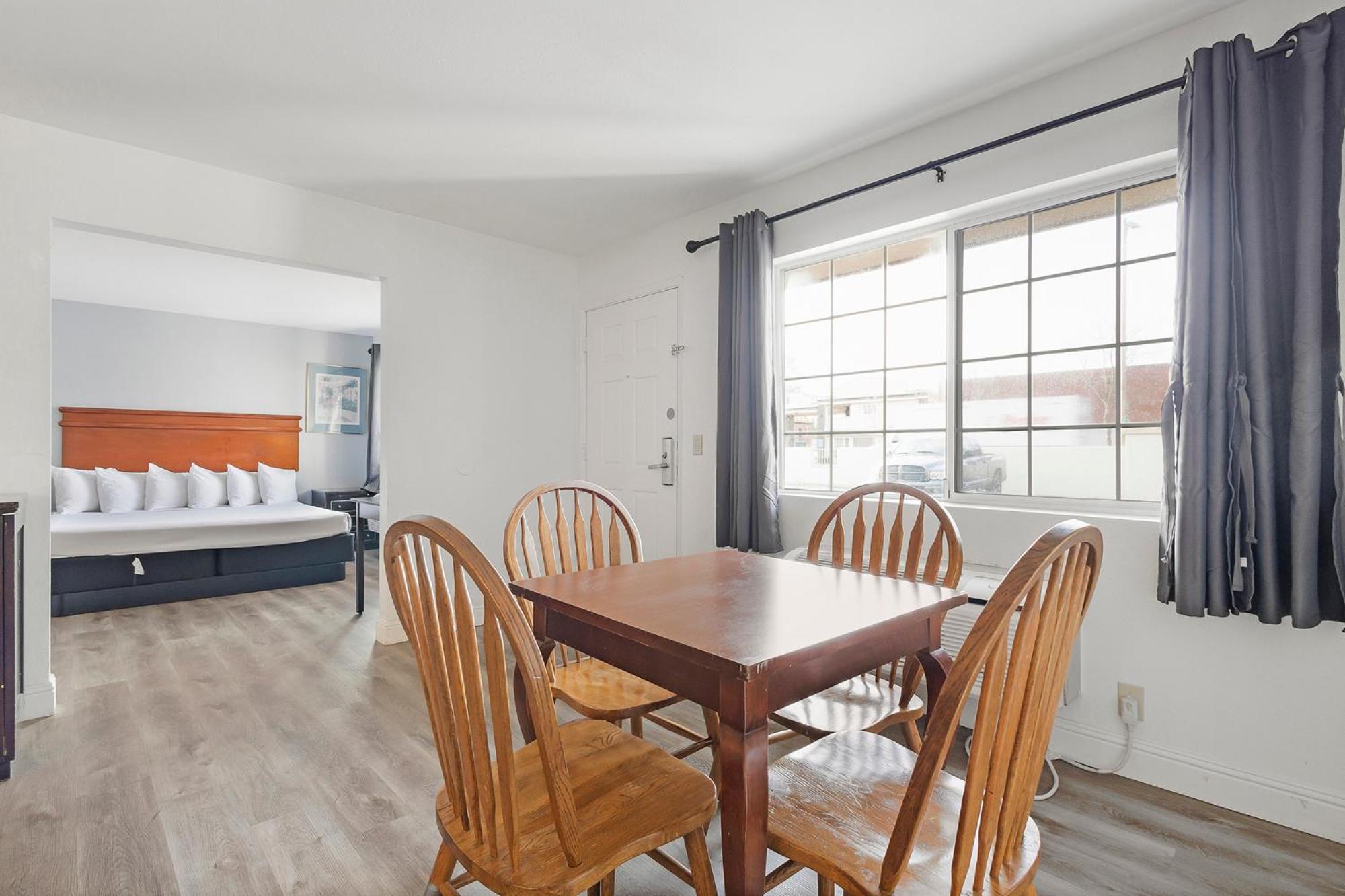 Chico Vacations - Heritage Inn Express Chico - Property Image 17